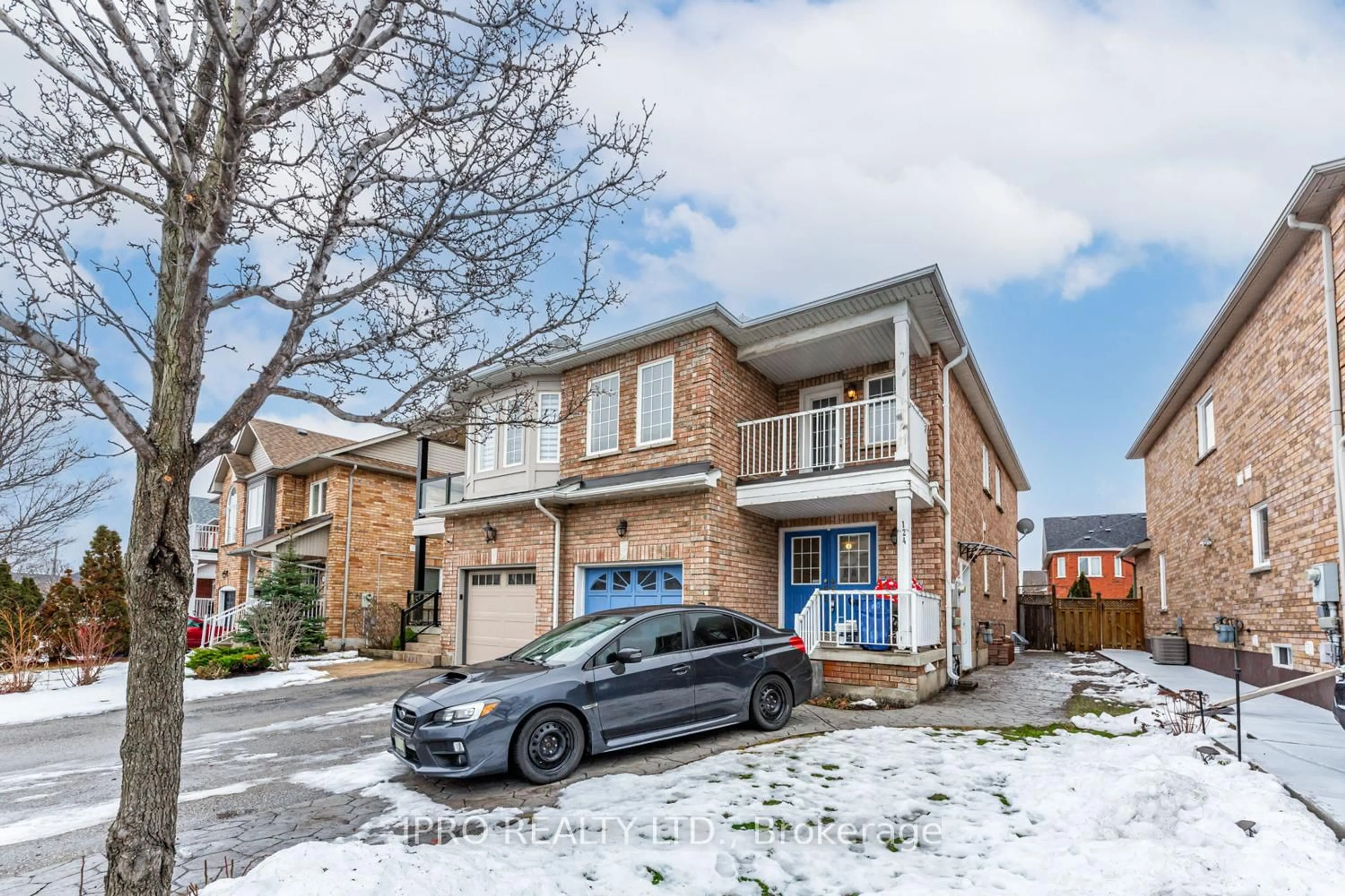 Home with brick exterior material, street for 124 Casabel Dr, Vaughan Ontario L6A 3L8