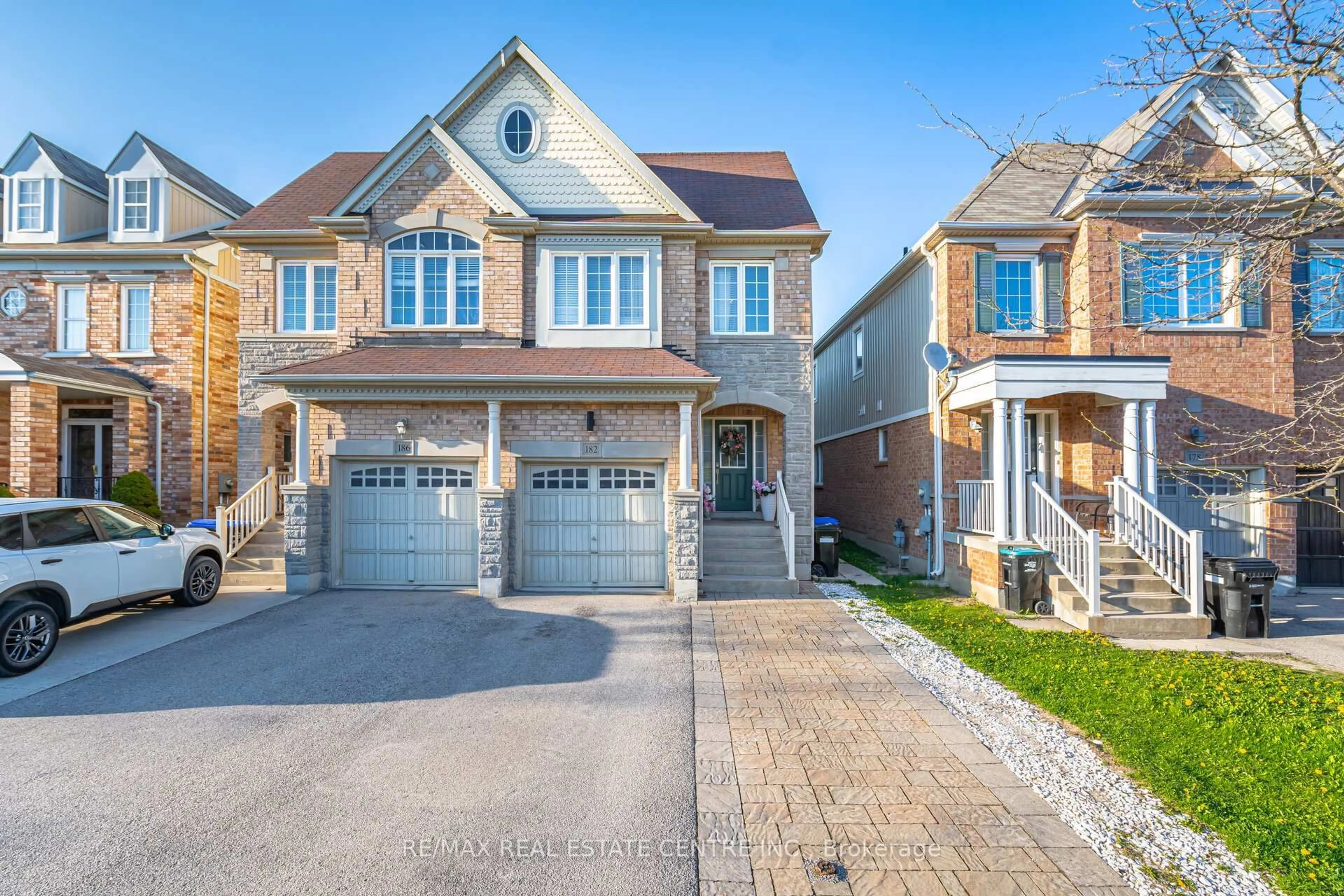 Home with brick exterior material, street for 182 Meadowhawk Tr, Bradford West Gwillimbury Ontario L3Z 0E9