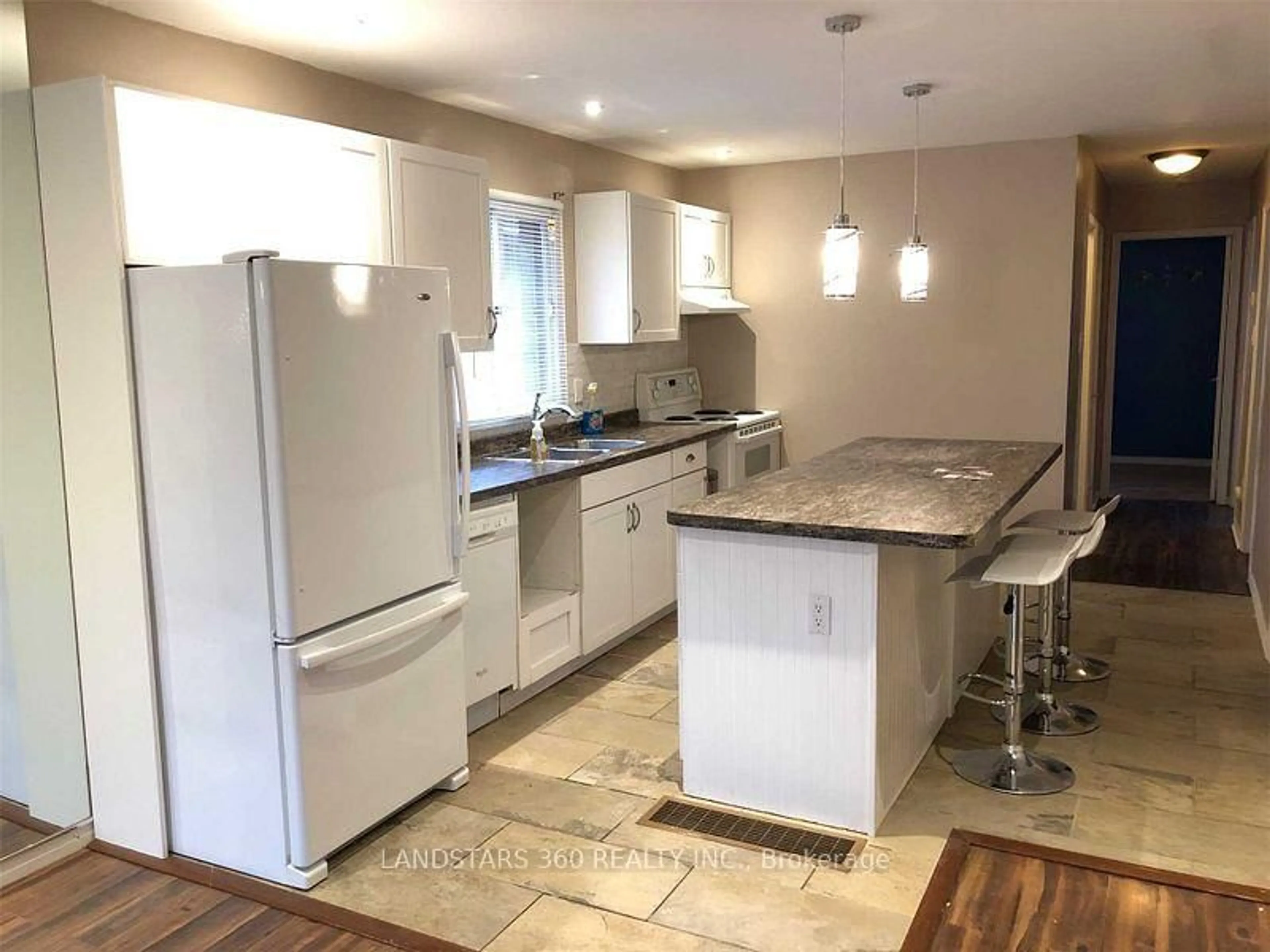 Open concept kitchen, ceramic/tile floor for 26 Hodgins Ave, Georgina Ontario L4P 3T3