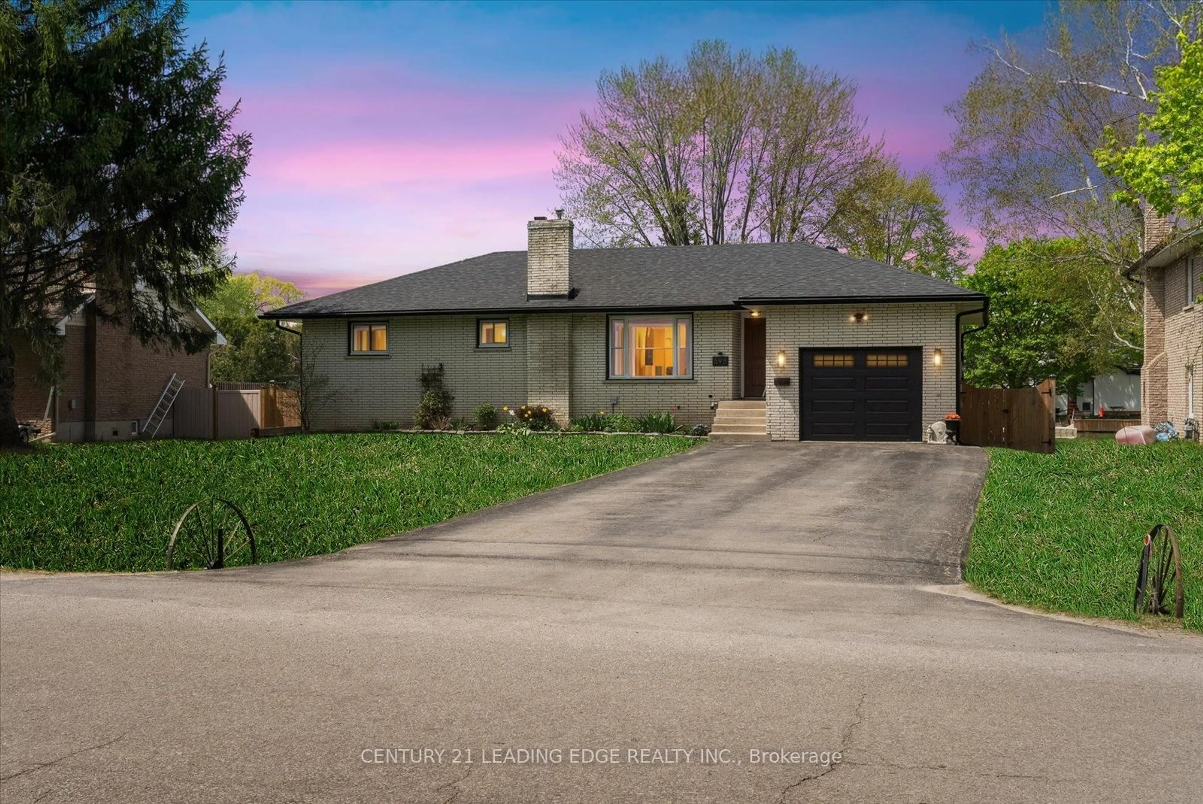 Unknown for 698 Lake Dr, Georgina Ontario L4P 1V1