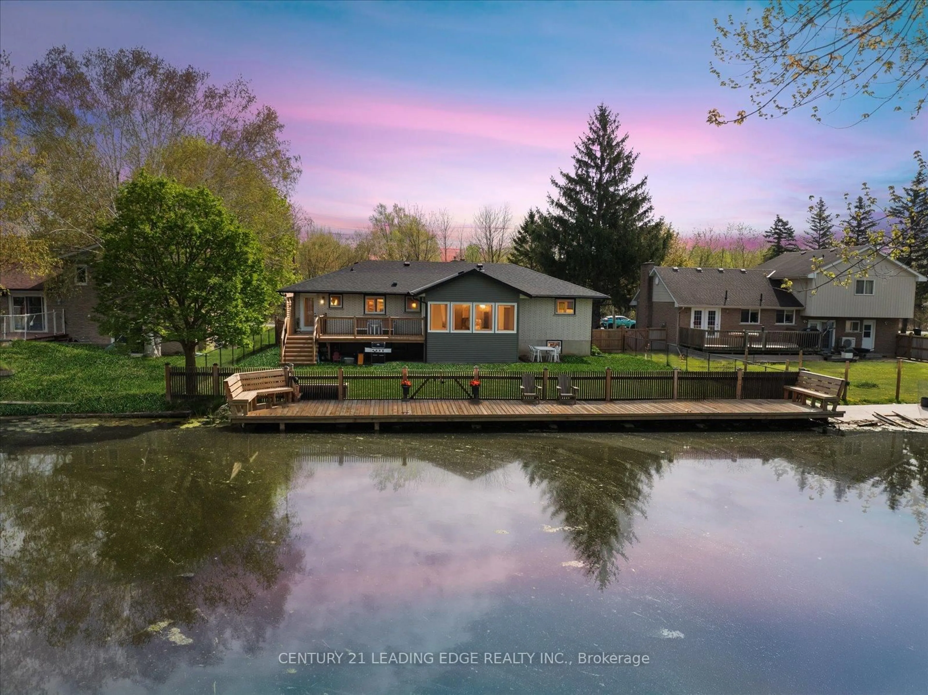 A pic from outside/outdoor area/front of a property/back of a property/a pic from drone, water/lake/river/ocean view for 698 Lake Dr, Georgina Ontario L4P 1V1