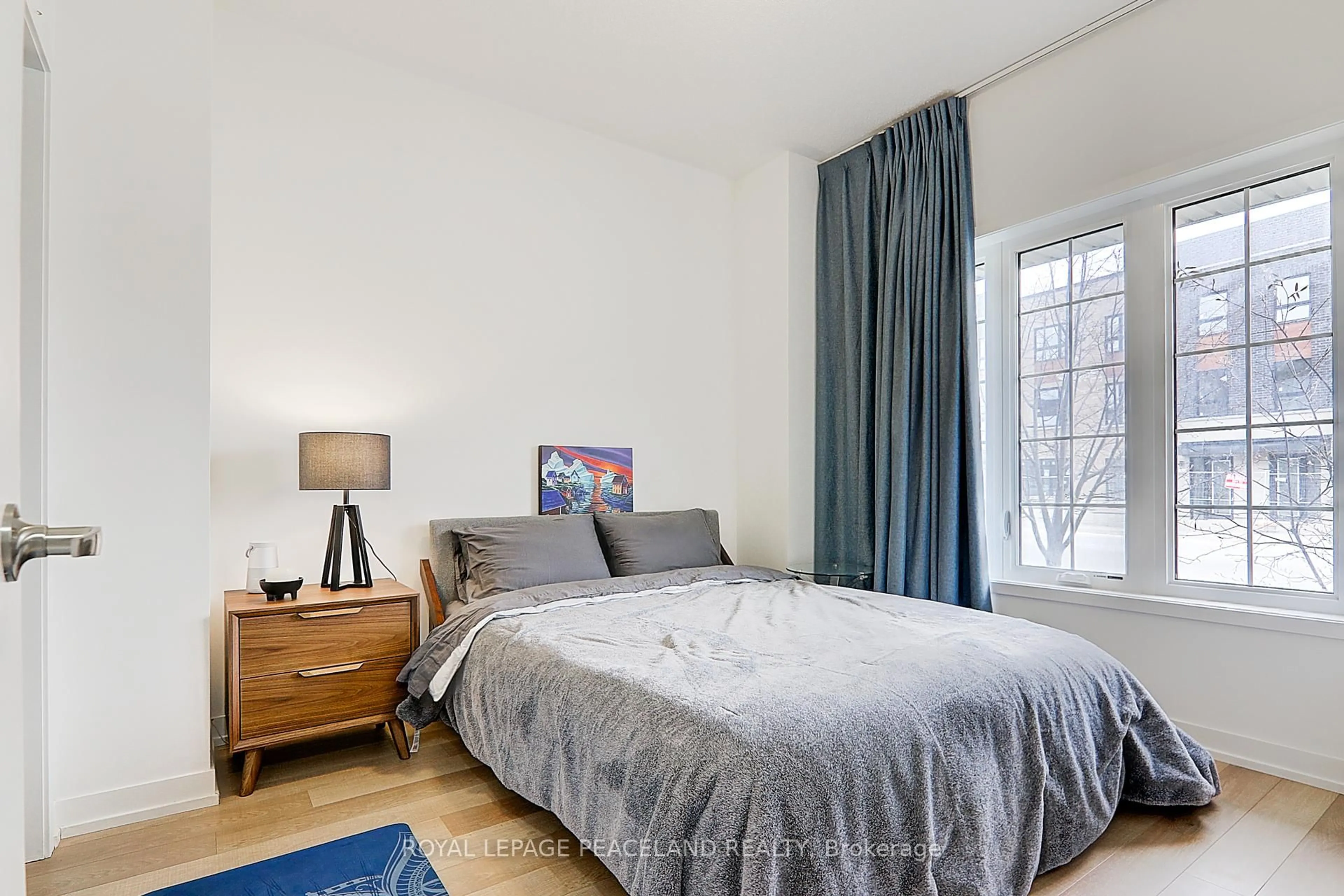 Bedroom with bed, unknown for 9 Heswall Lane, Newmarket Ontario L3Y 0E3