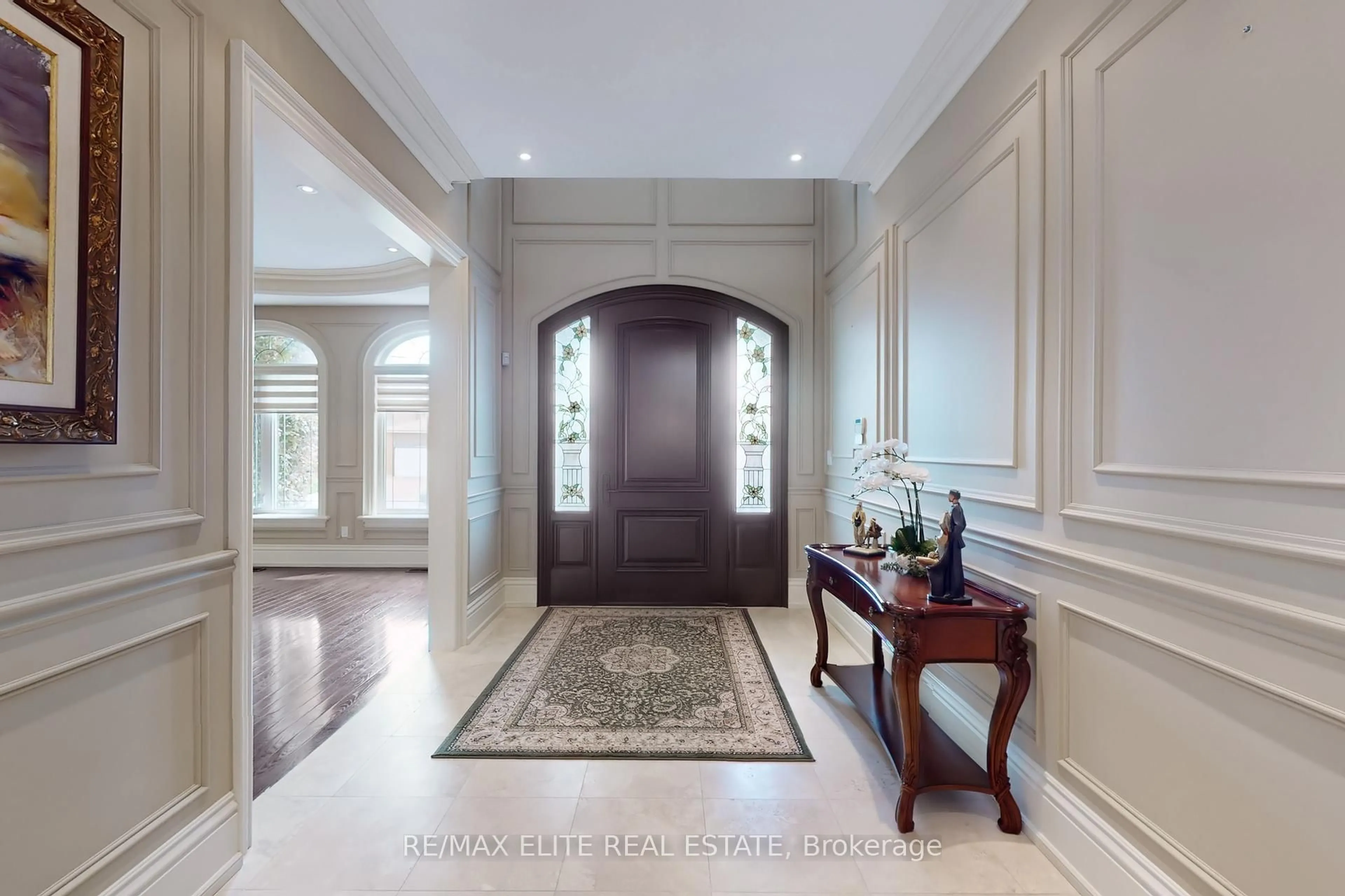 Indoor entryway for 34 May Ave, Richmond Hill Ontario L4C 3S6