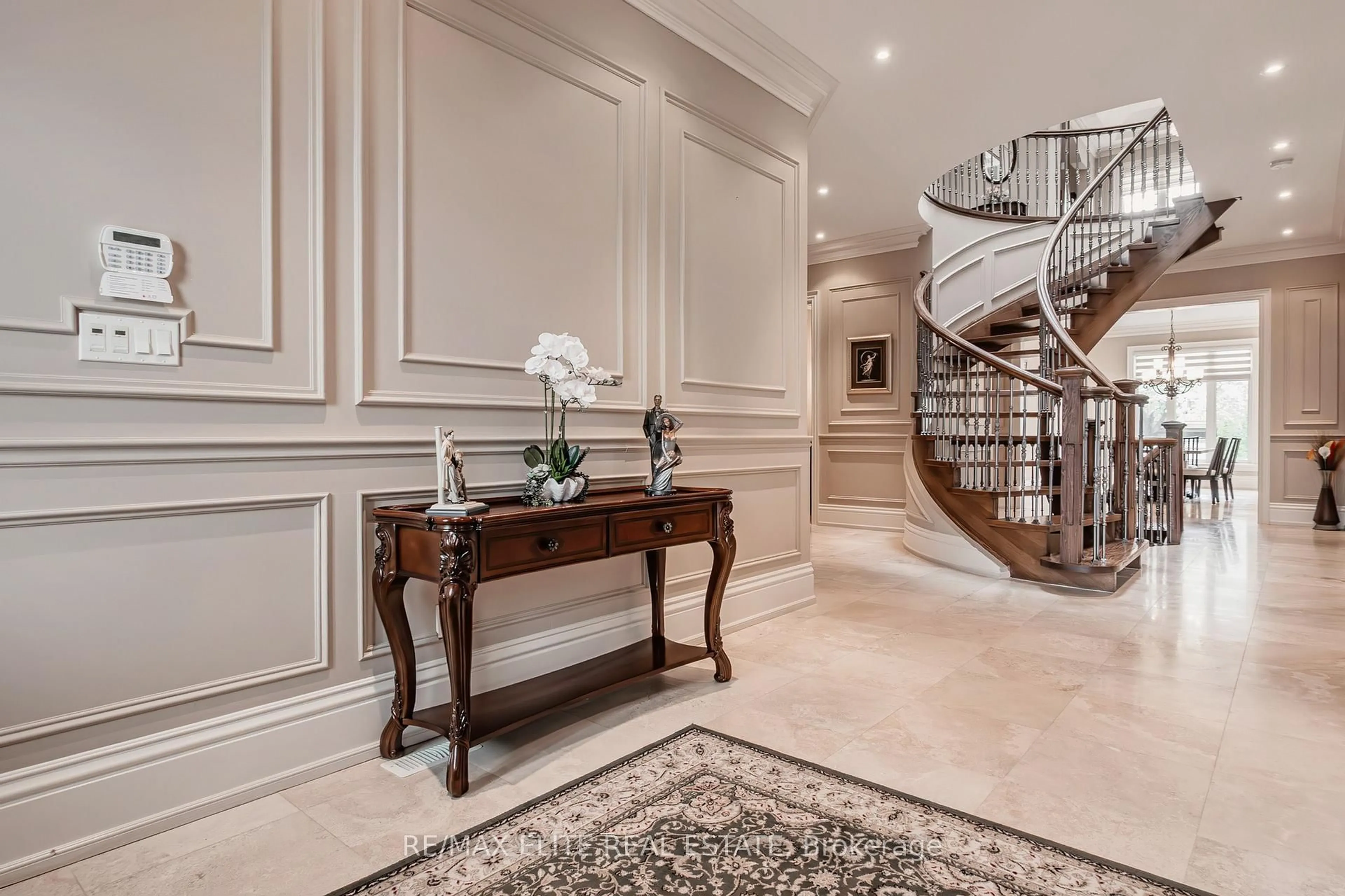 Indoor foyer for 34 May Ave, Richmond Hill Ontario L4C 3S6