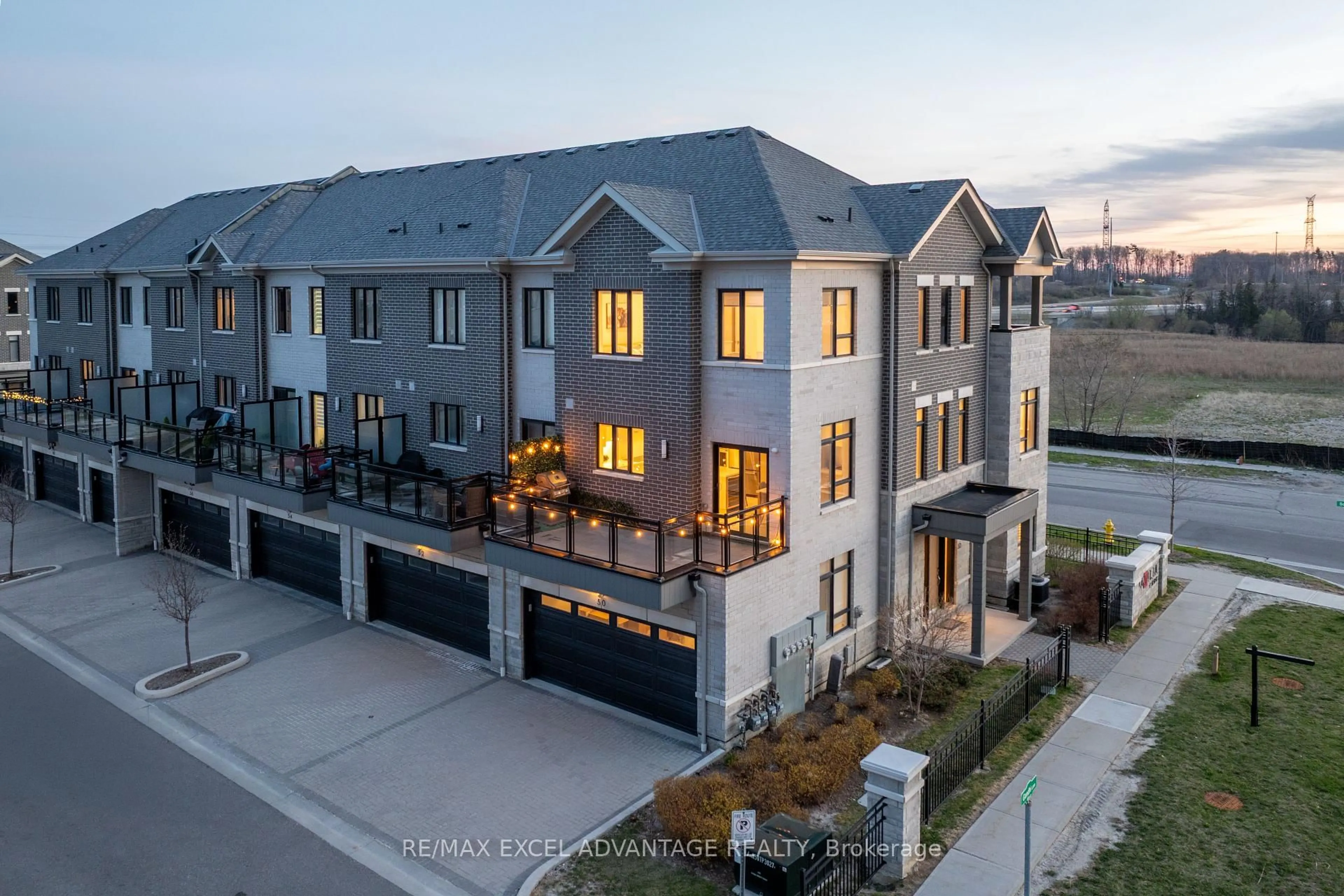 A pic from outside/outdoor area/front of a property/back of a property/a pic from drone, unknown for 50 South Park Rd, Markham Ontario L3T 0G6