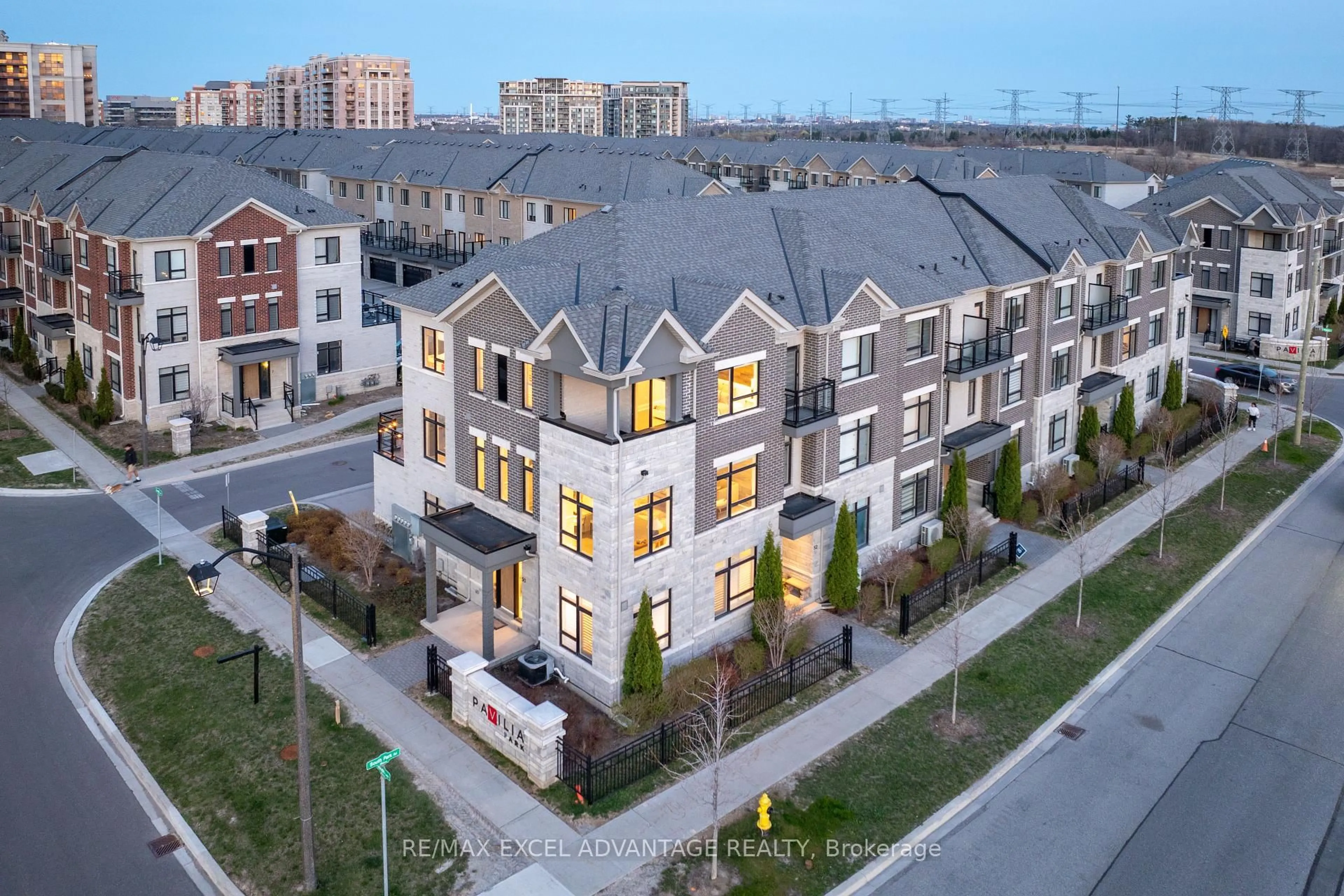 A pic from outside/outdoor area/front of a property/back of a property/a pic from drone, unknown for 50 South Park Rd, Markham Ontario L3T 0G6