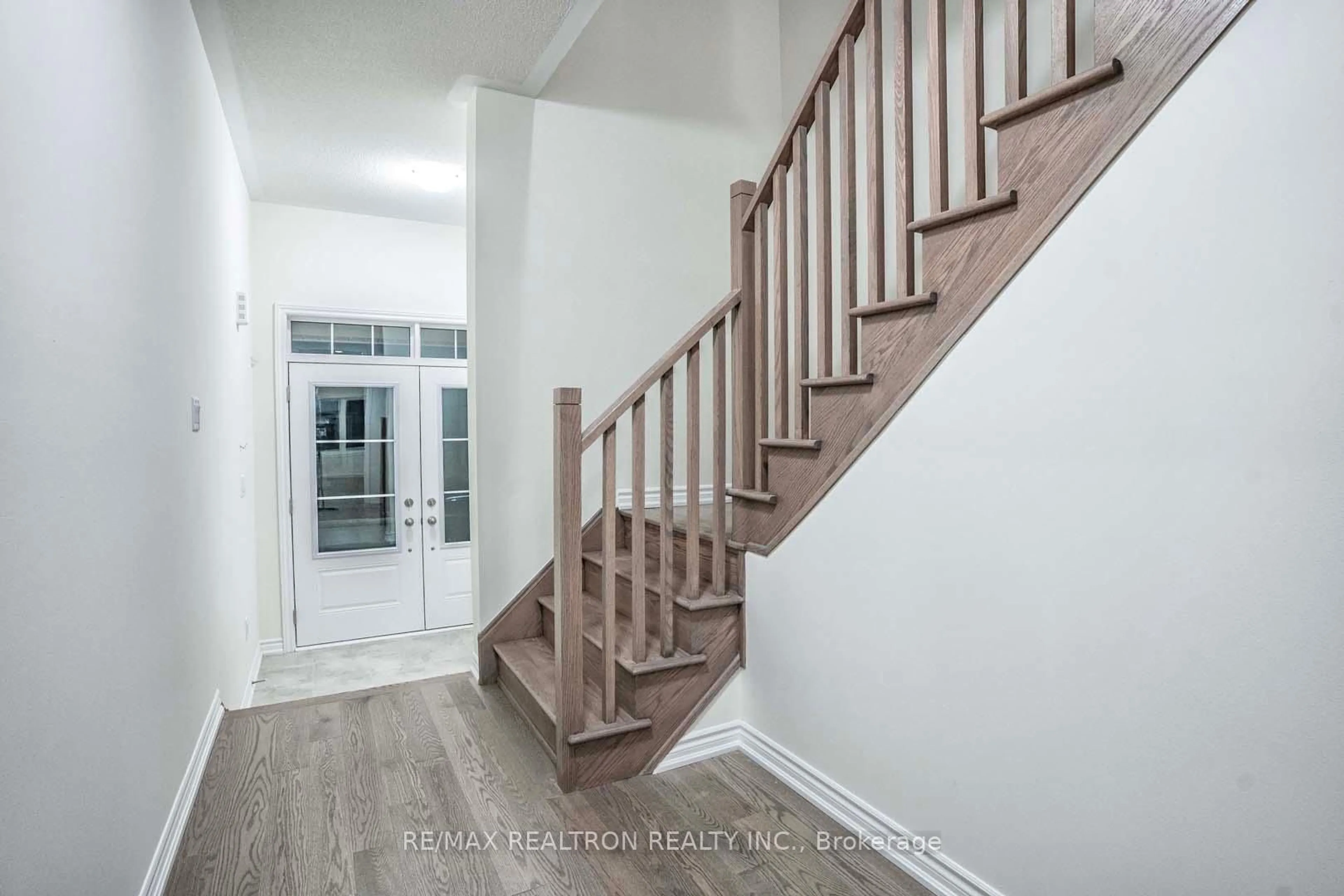 Unknown for 1502 Harker St, Innisfil Ontario L9S 0R4