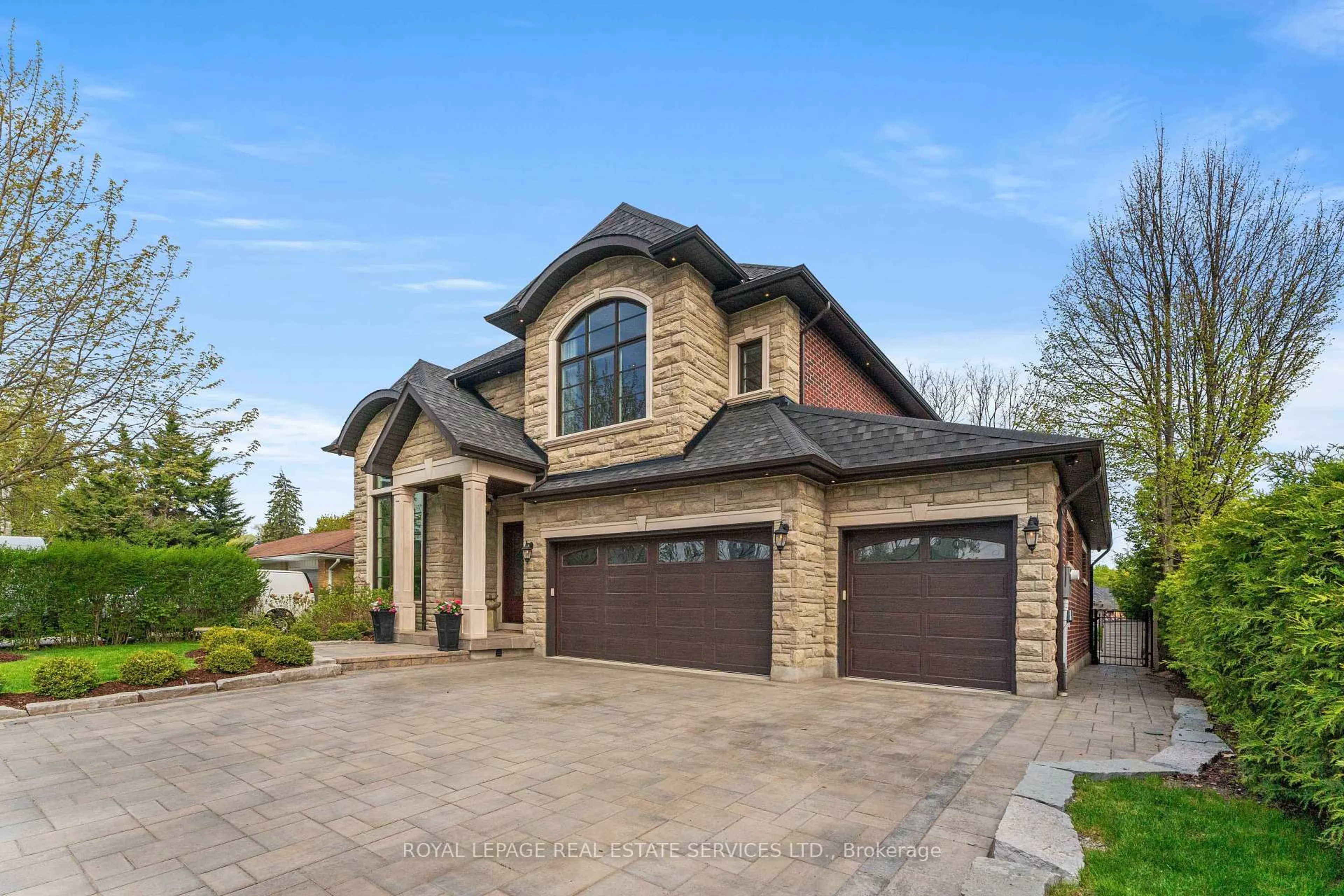 Home with brick exterior material, street for 50 Fairway Dr, Aurora Ontario L4G 2H1