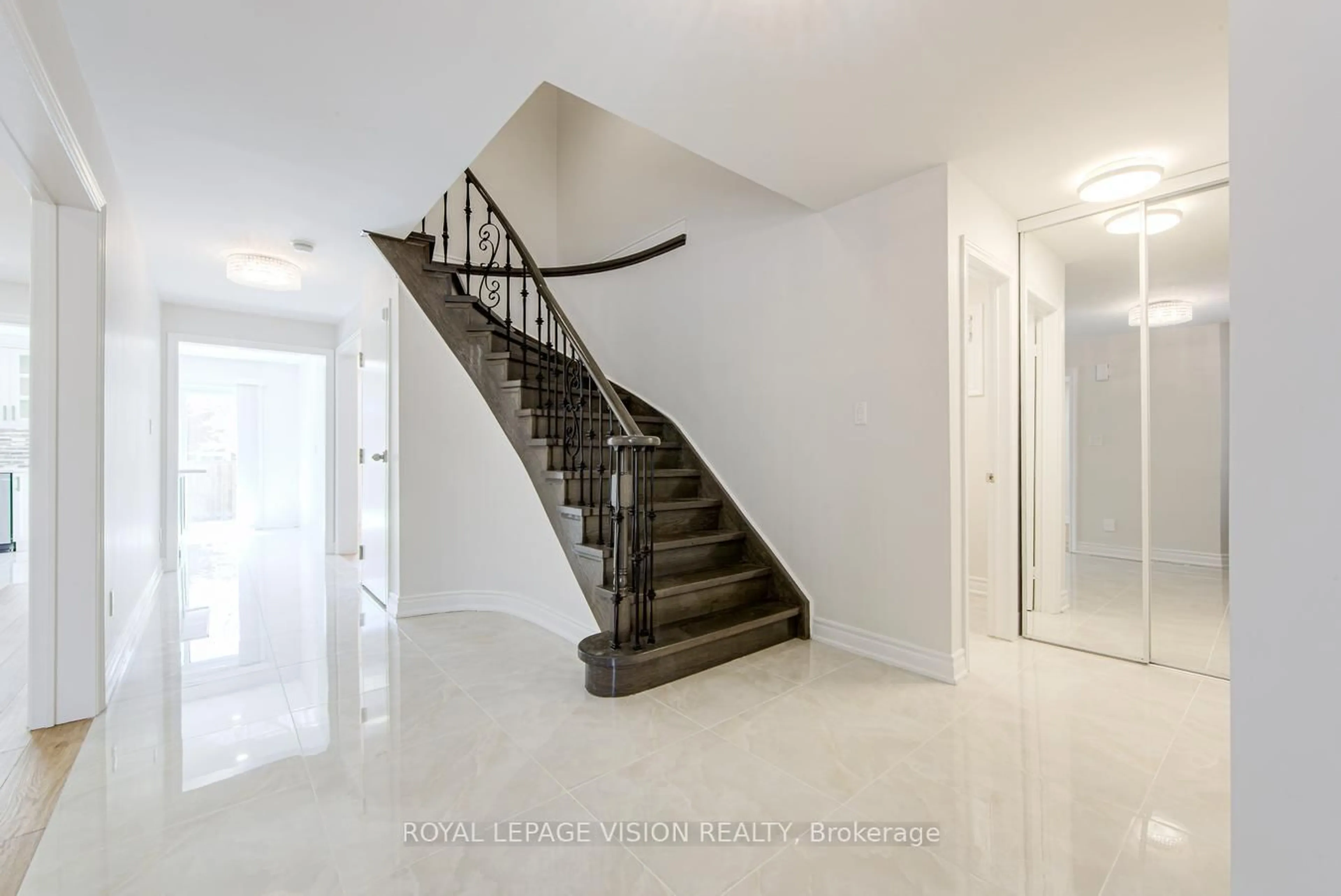 Unknown for 71 Sterling Cres, Vaughan Ontario L6A 1A1