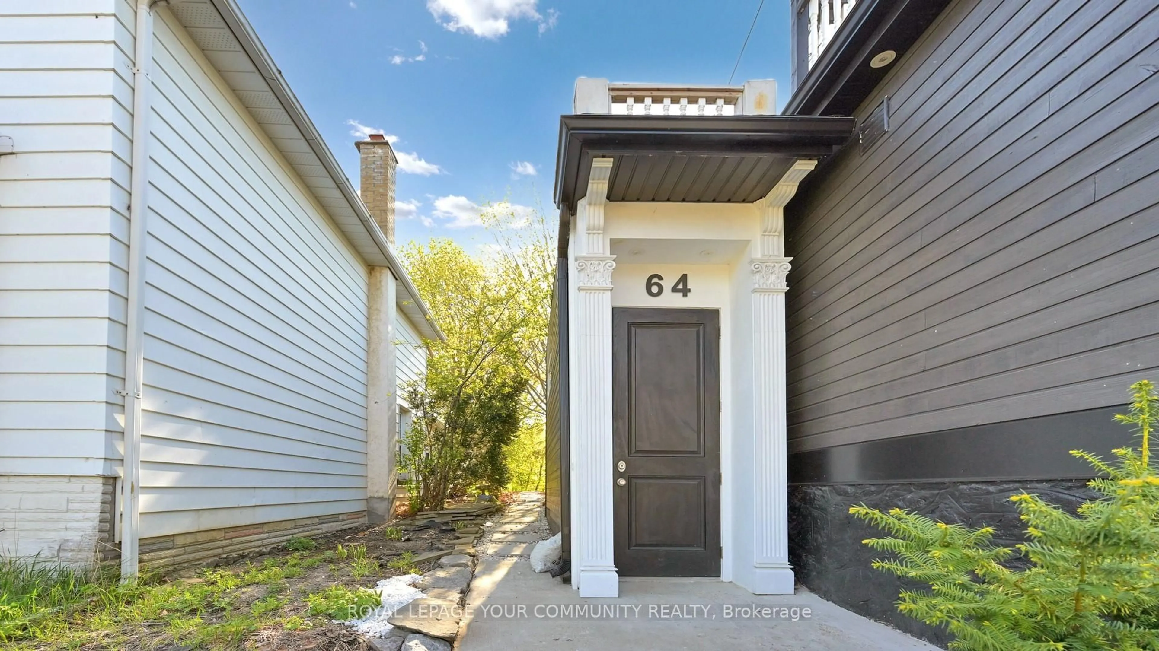 Unknown for 64 Machell Ave, Aurora Ontario L4G 2R7