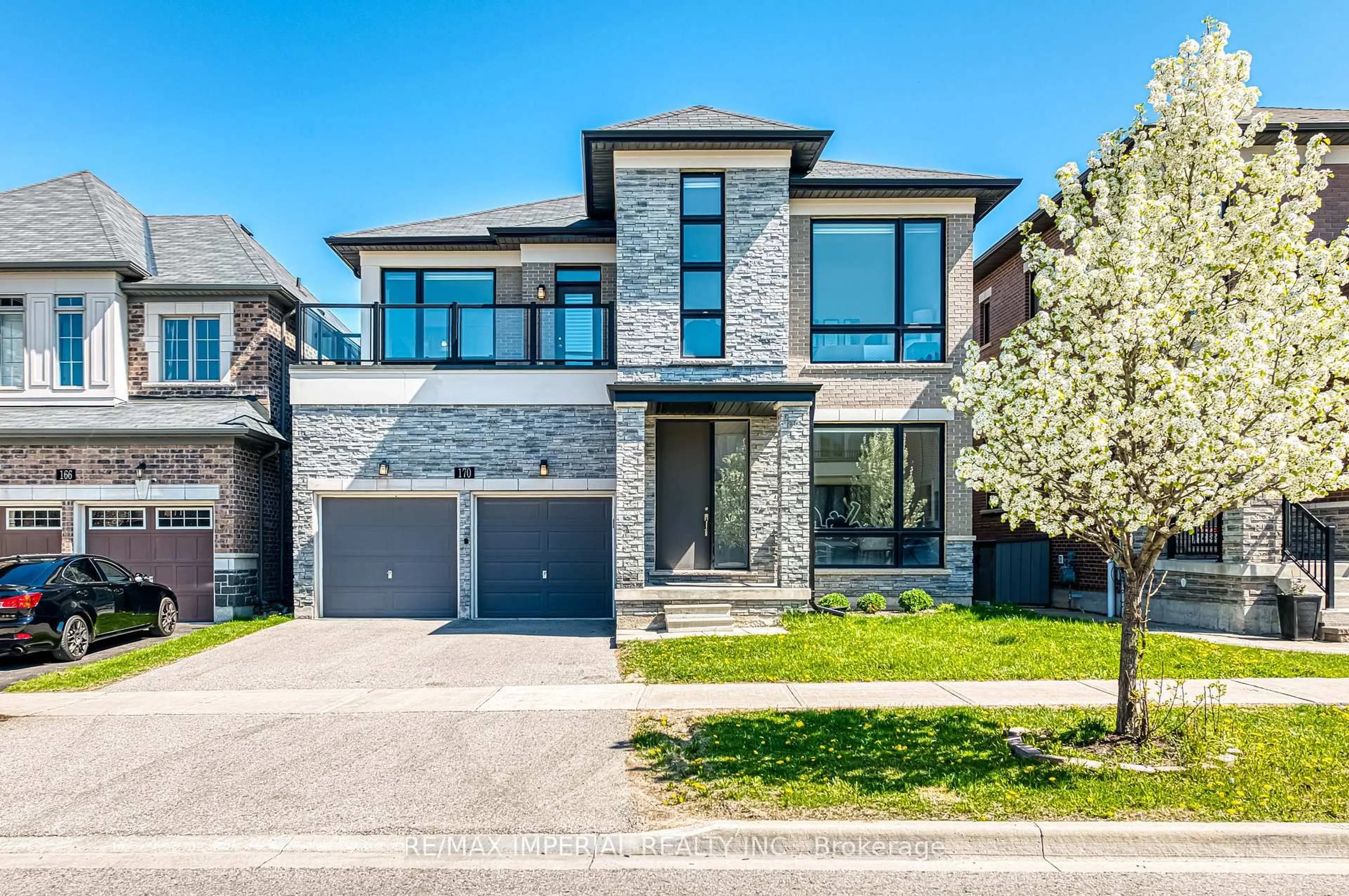 Home with brick exterior material, street for 170 SCRIVENER Dr, Aurora Ontario L4G 0Y9
