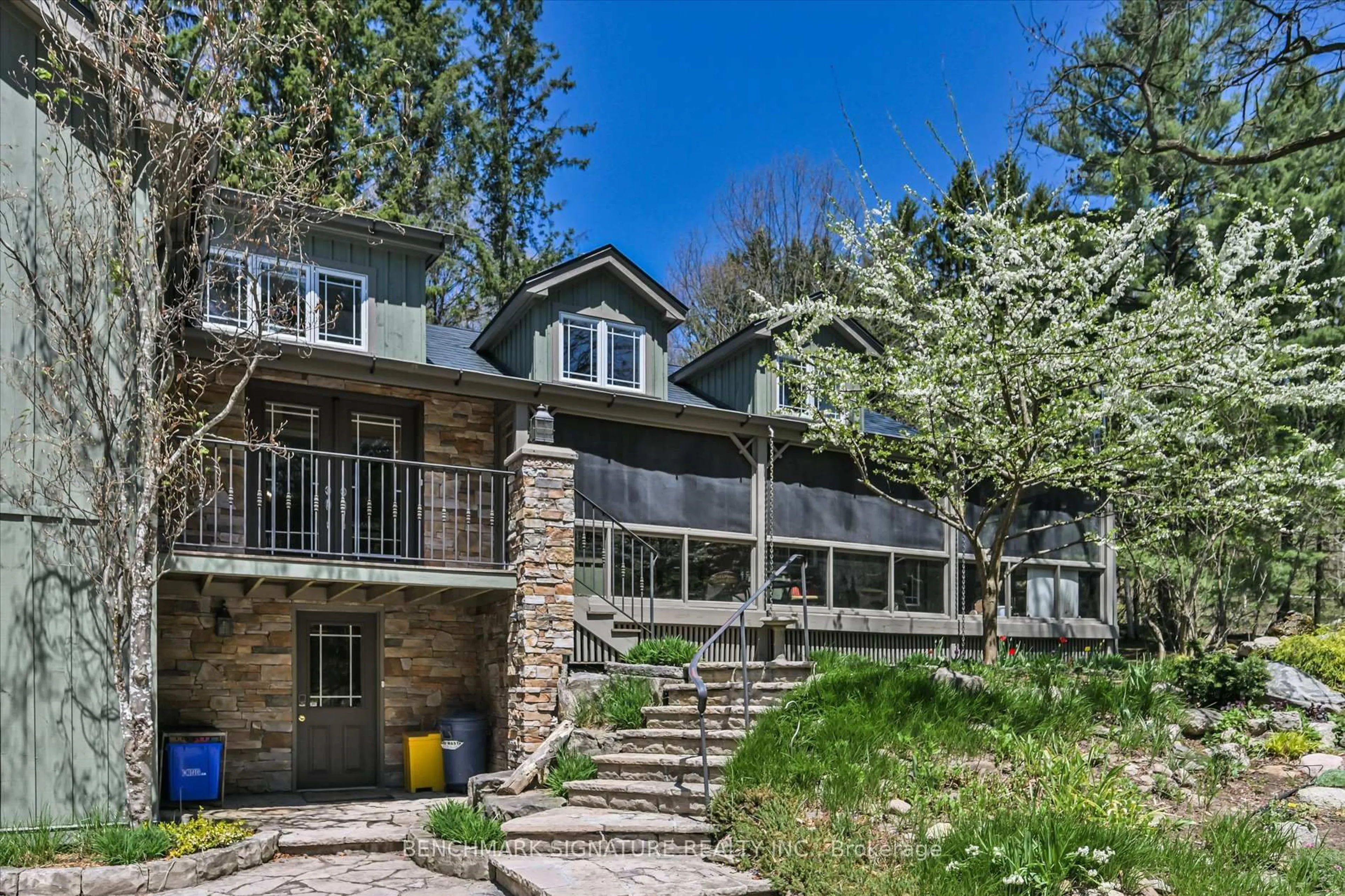 A pic from outside/outdoor area/front of a property/back of a property/a pic from drone, unknown for 115 Fog Rd, King Ontario L7B 1A3