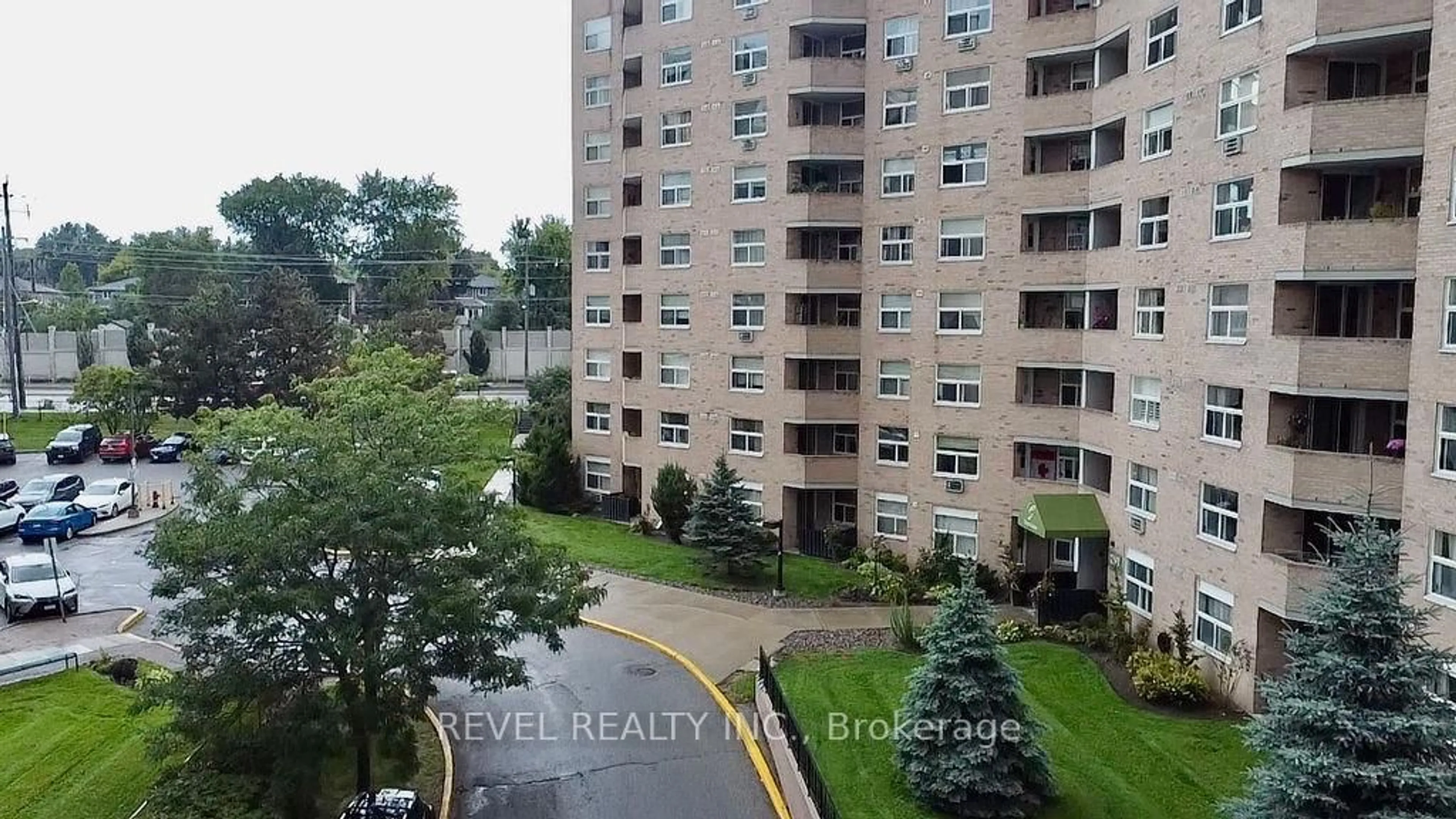 Unknown for 260 Davis Dr #306, Newmarket Ontario L3Y 7C3