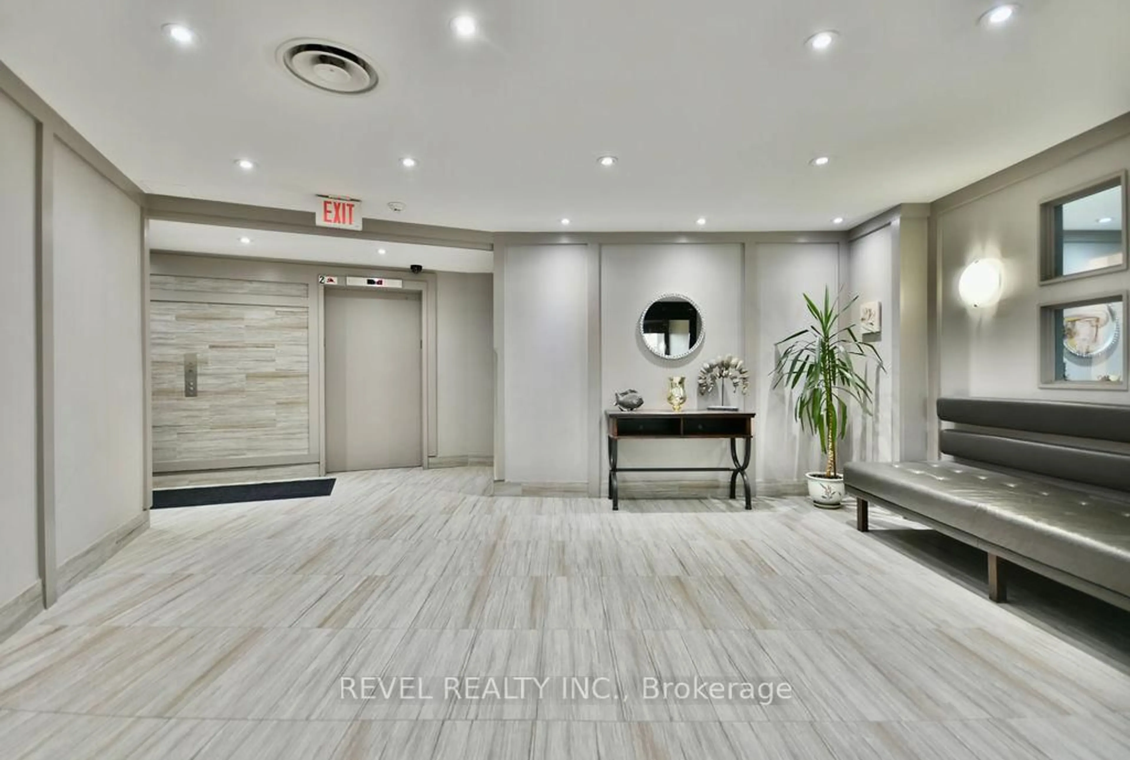 Lobby for 260 Davis Dr #306, Newmarket Ontario L3Y 7C3