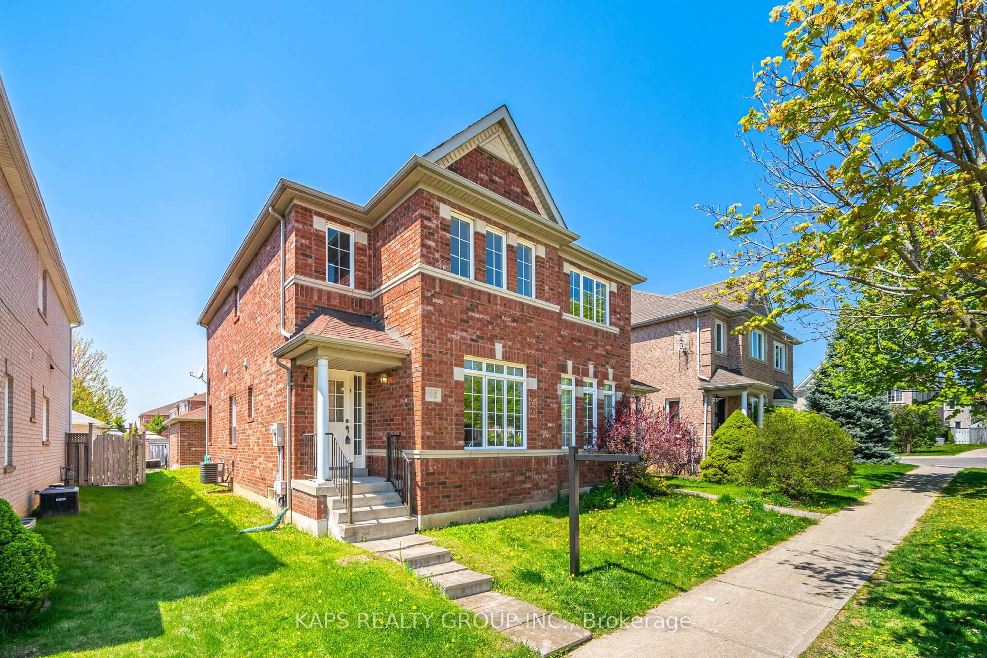 Home with brick exterior material, street for 98 Forest Run Blvd, Vaughan Ontario L4K 5J2