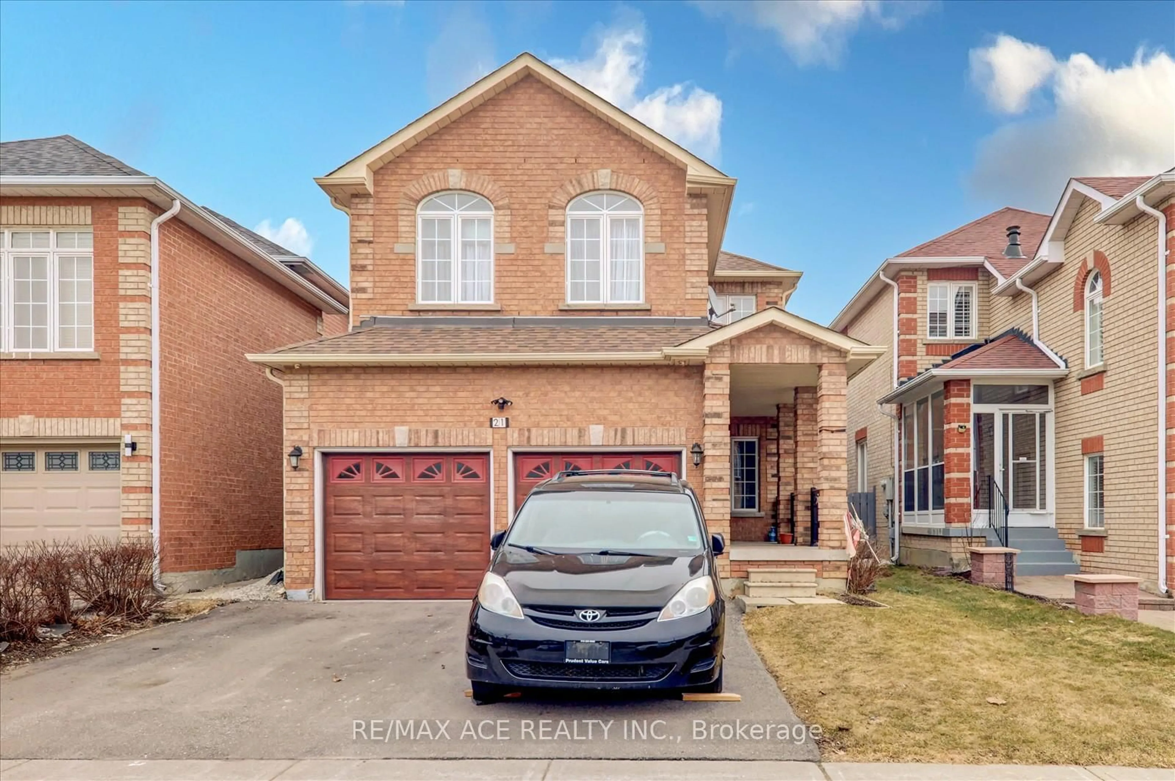 Home with brick exterior material, street for 21 Summerlea St, Markham Ontario L3S 4H6