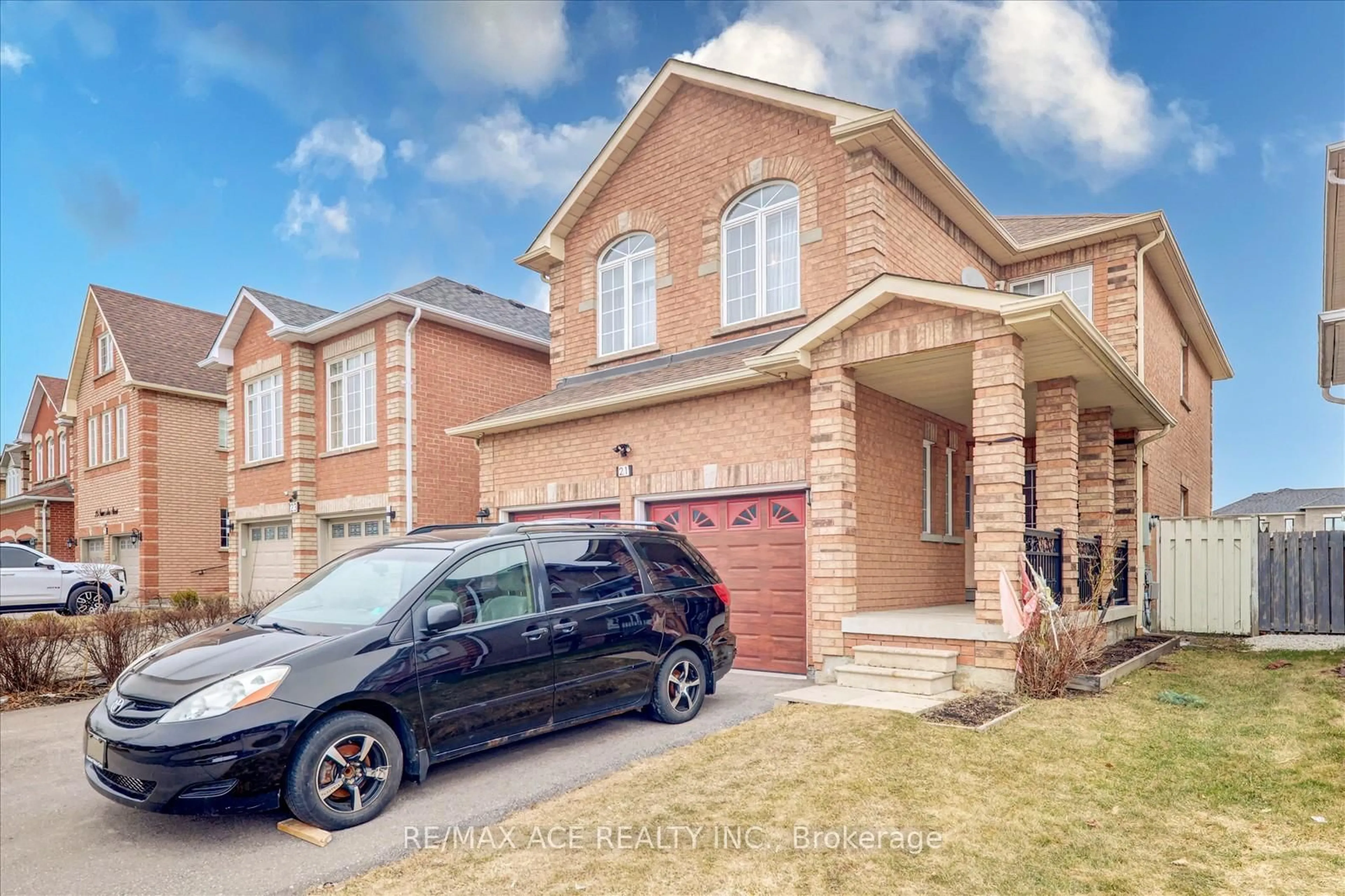 Home with brick exterior material, street for 21 Summerlea St, Markham Ontario L3S 4H6