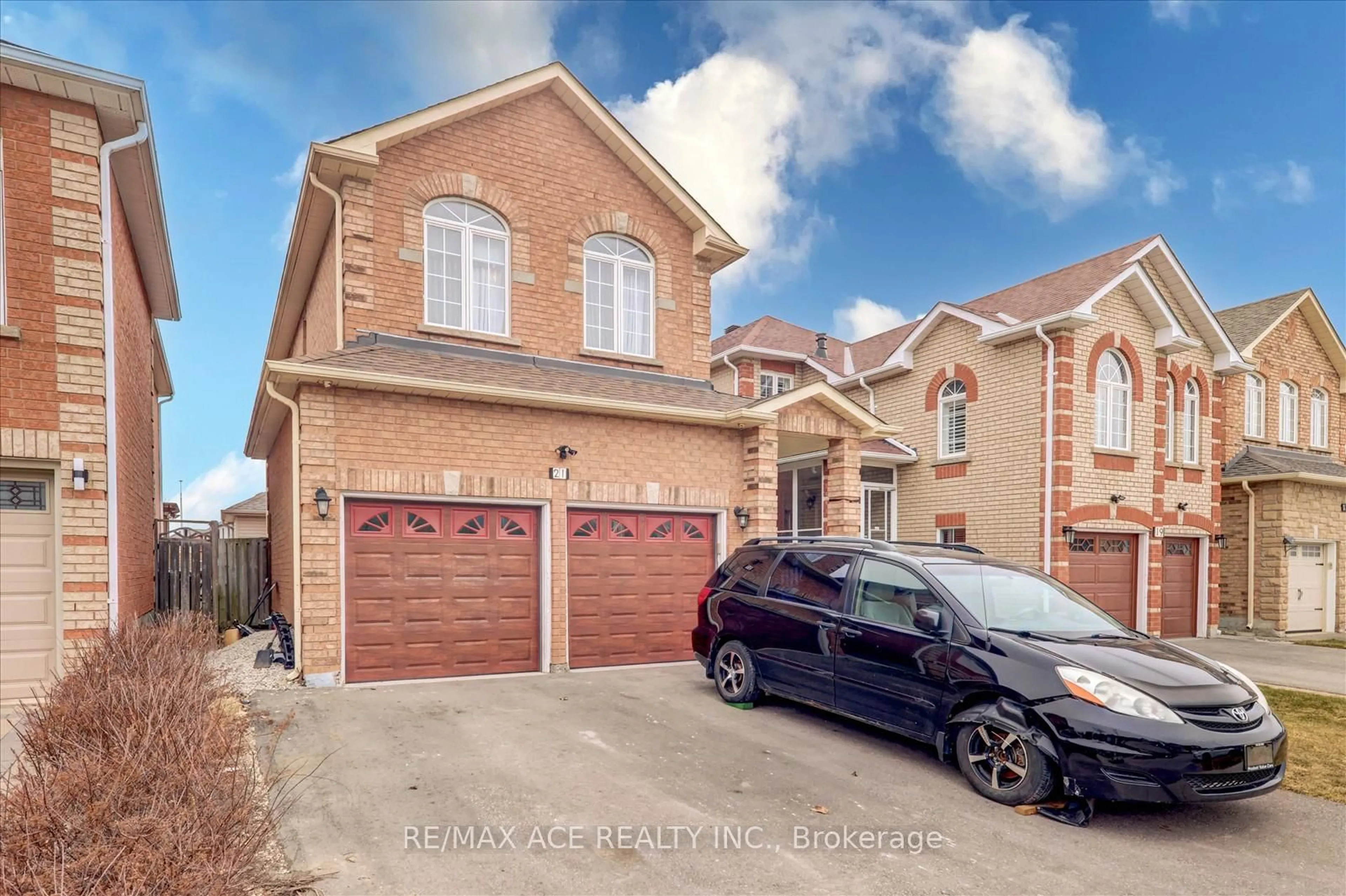 Home with brick exterior material, street for 21 Summerlea St, Markham Ontario L3S 4H6