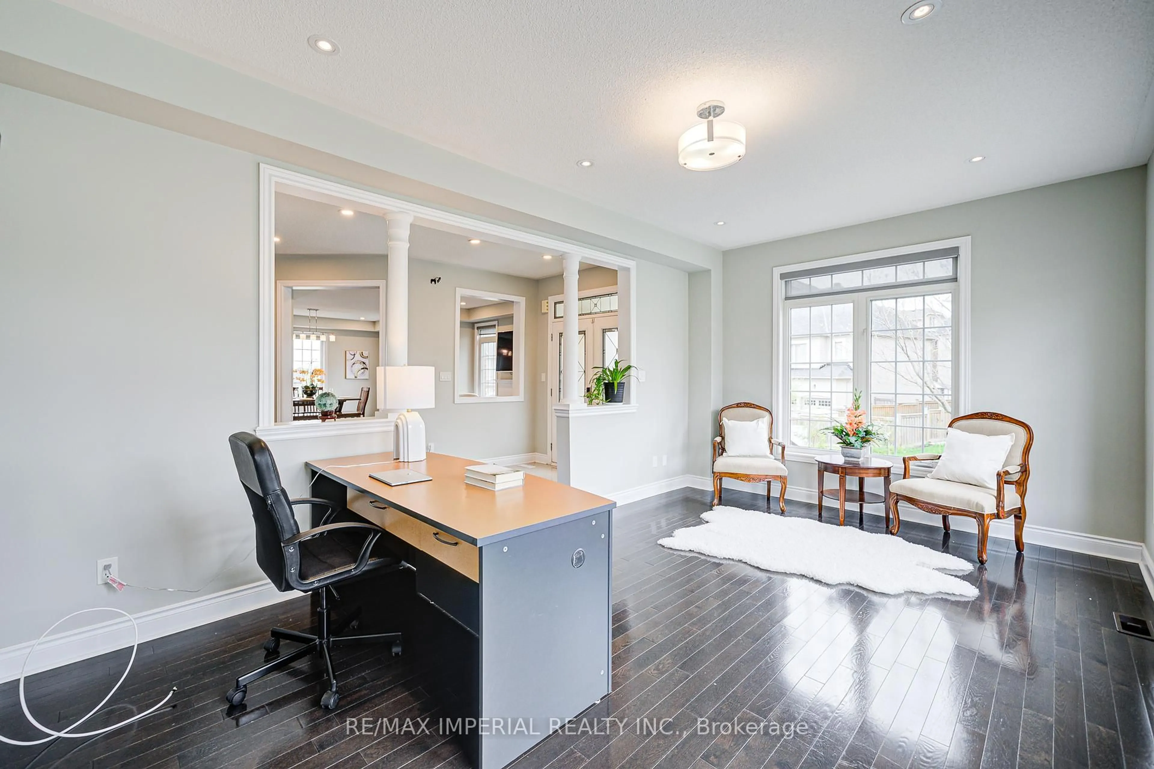 Open concept kitchen, unknown for 982 Wilbur Pipher Circ, Newmarket Ontario L3X 0B8
