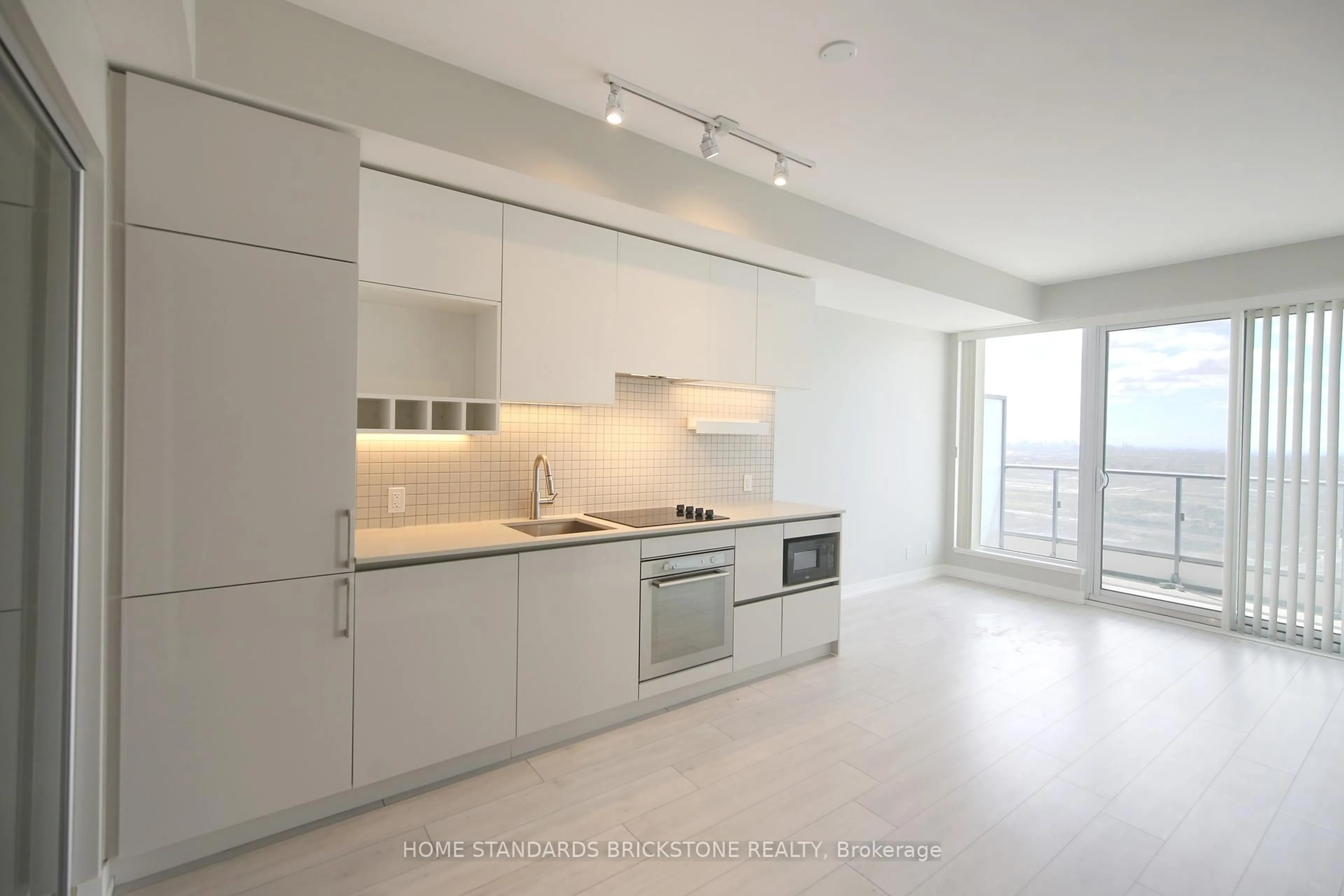 Unknown for 898 Portage Pkwy #6008, Vaughan Ontario L4K 0J6