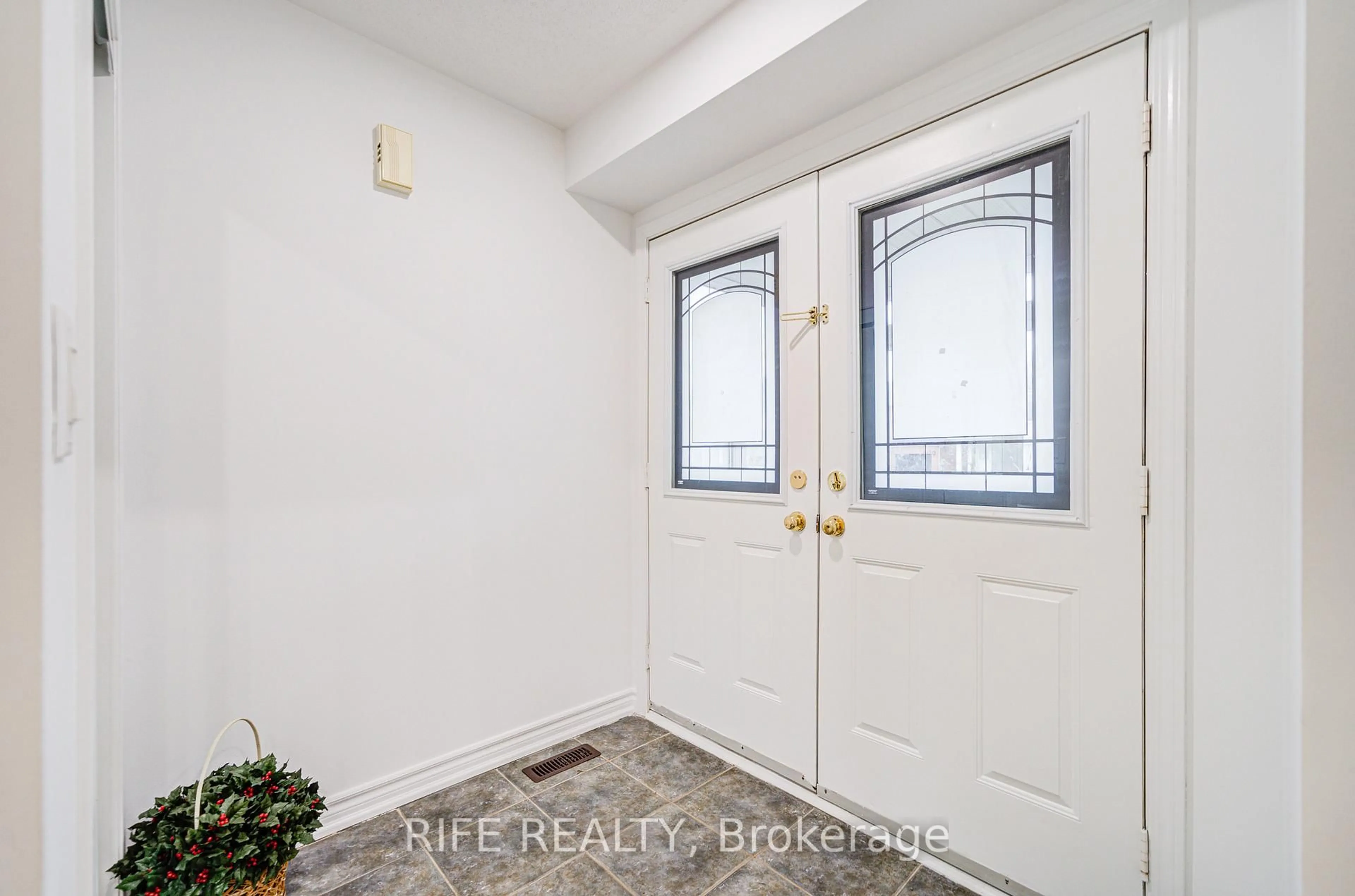 Indoor entryway for 613 William Berczy Blvd, Markham Ontario L6C 2B6