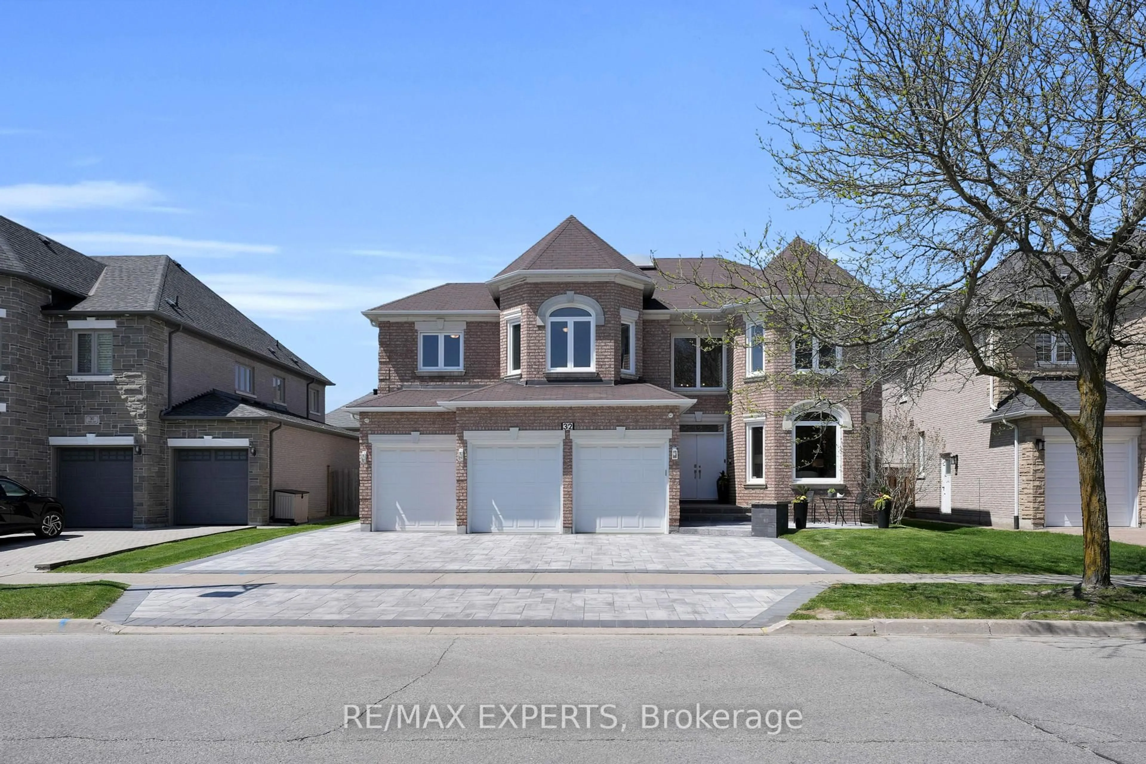Unknown for 32 Fern Ave, Richmond Hill Ontario L4B 3R5