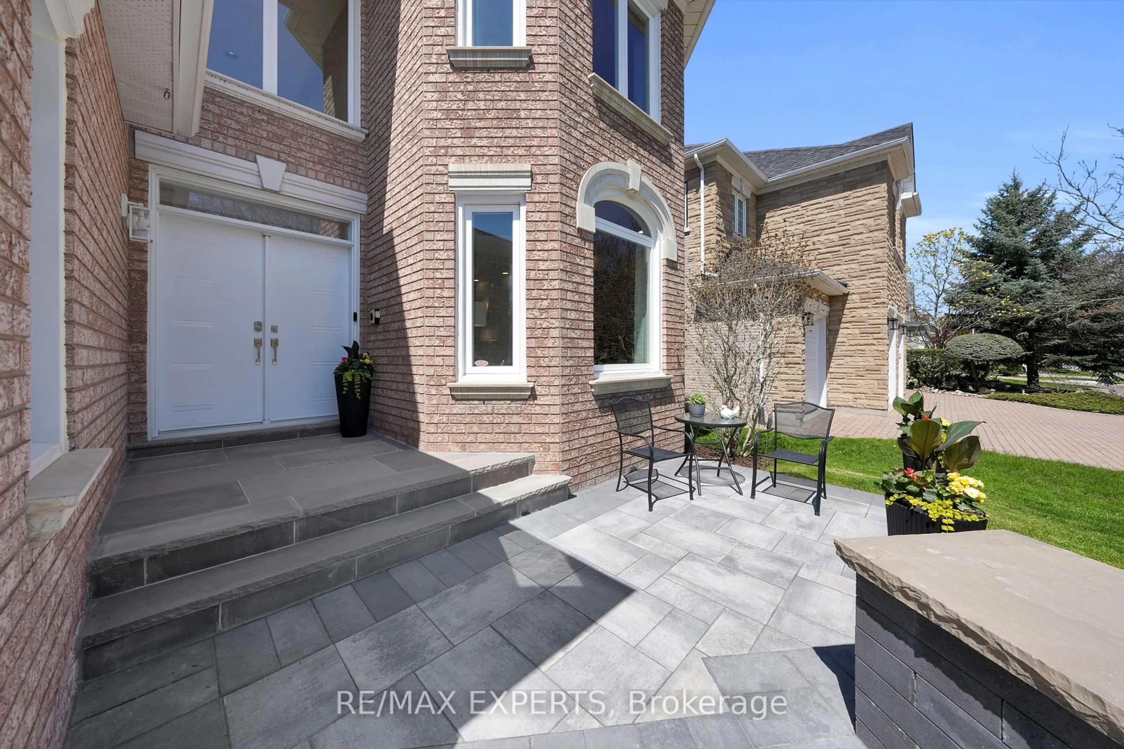 Unknown for 32 Fern Ave, Richmond Hill Ontario L4B 3R5