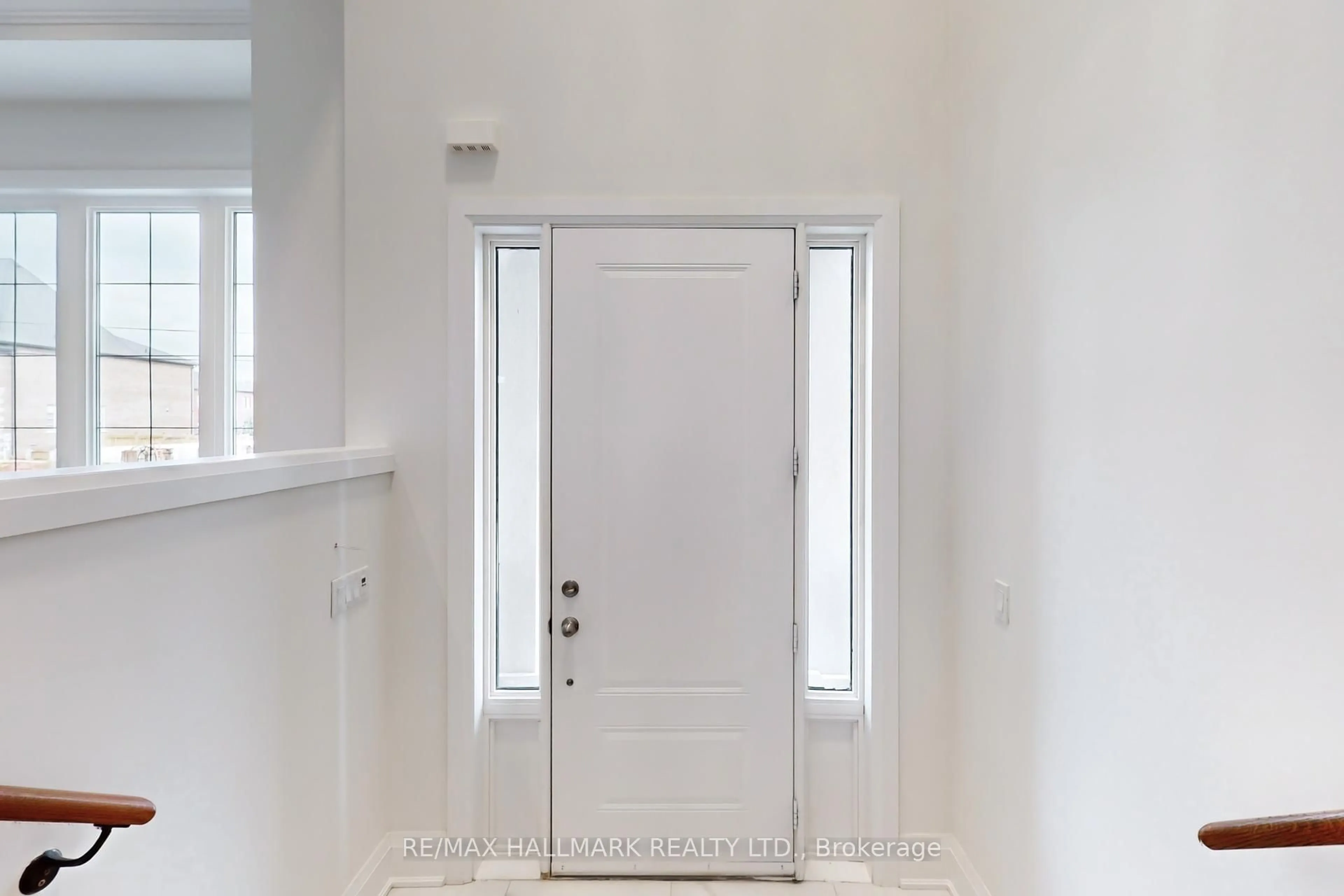 Indoor entryway for 51A Puccini Dr, Richmond Hill Ontario L4E 2Y6