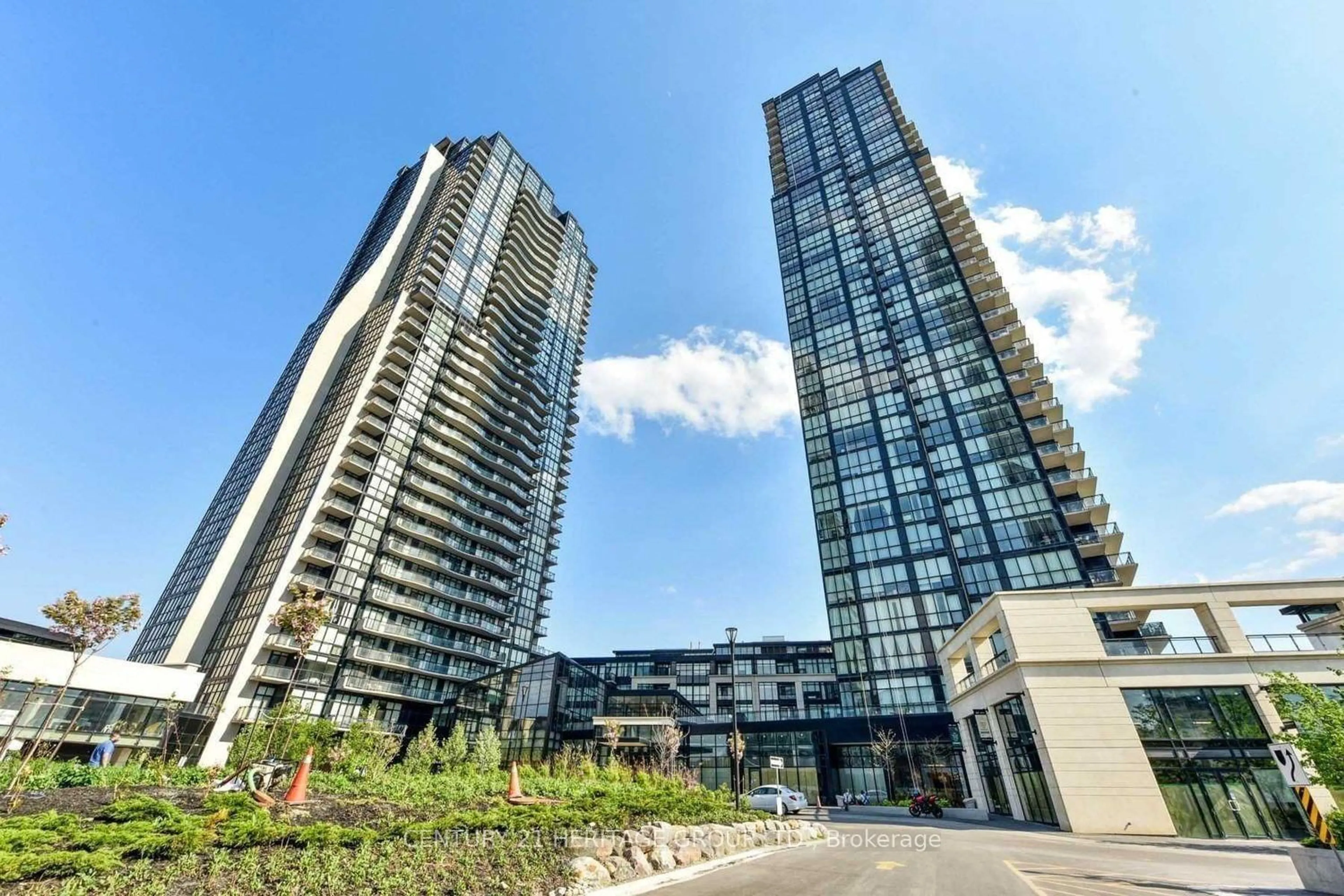 Unknown for 2910 Highway 7 Rd #313, Vaughan Ontario L4K 0H8