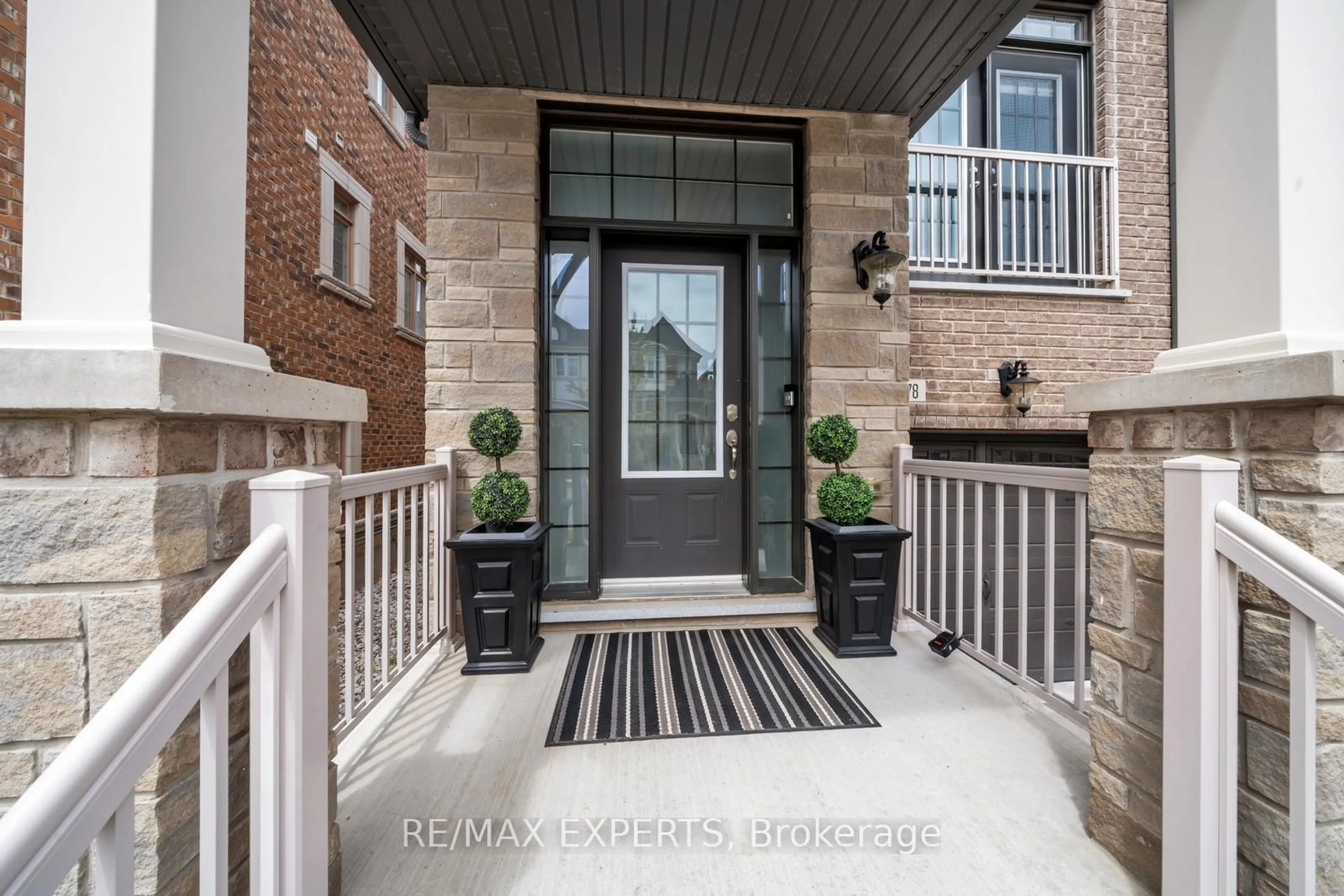 Indoor entryway for 78 Farooq Blvd, Vaughan Ontario L4H 4P3