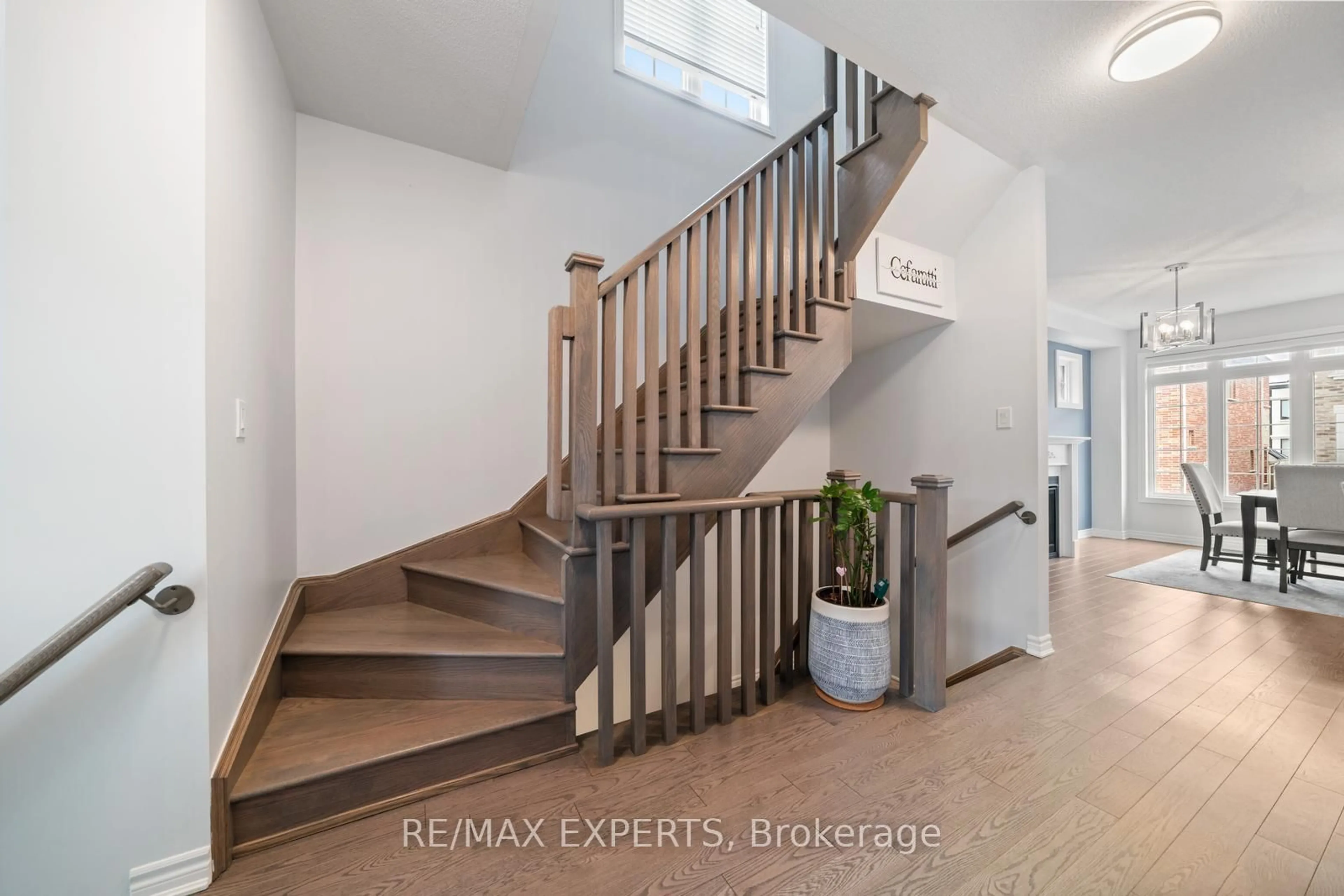 Indoor entryway for 78 Farooq Blvd, Vaughan Ontario L4H 4P3