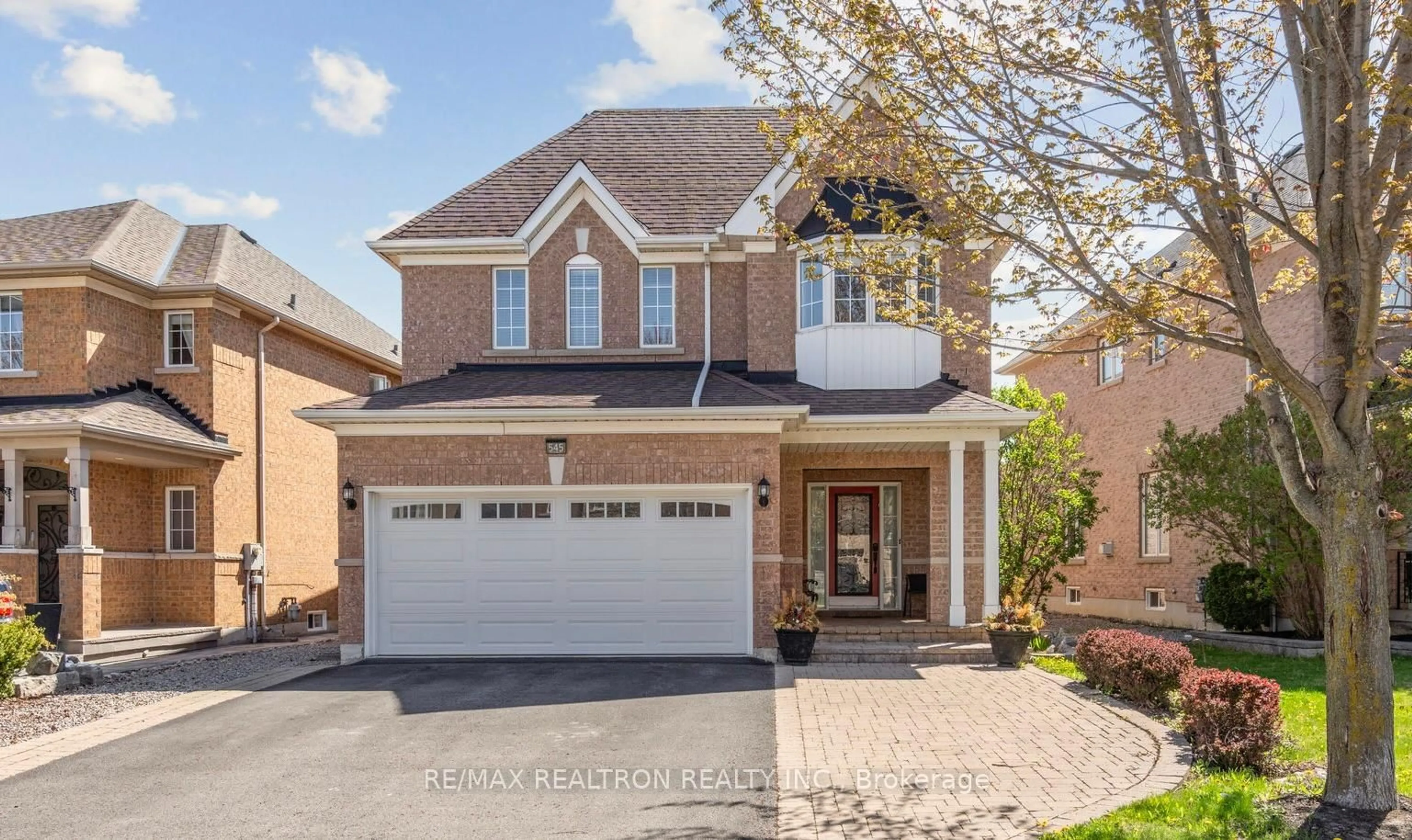 Home with brick exterior material, street for 545 Pleasant Ridge Ave, Vaughan Ontario L4J 8X3