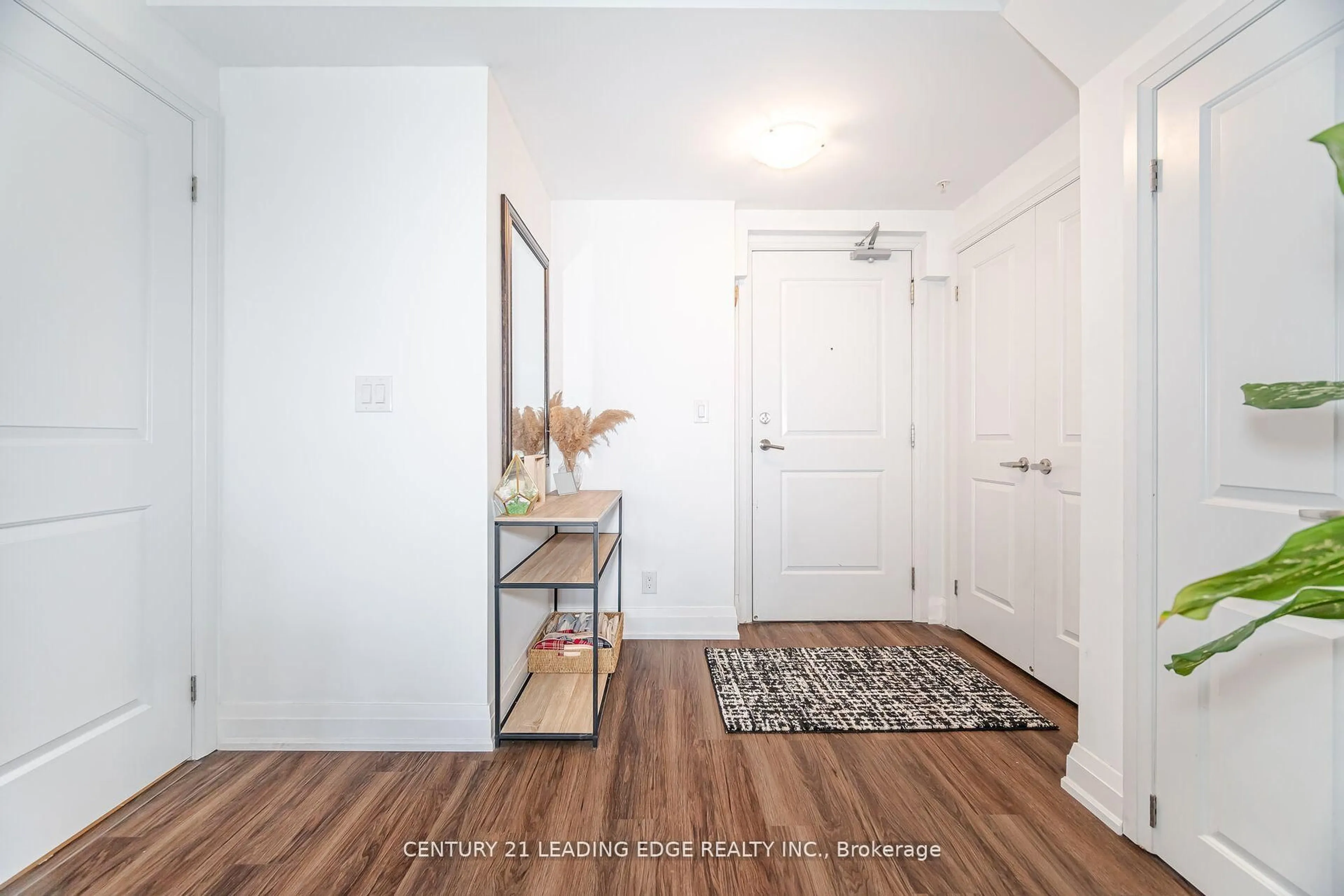 Indoor entryway for 24 Woodstream Blvd #108, Vaughan Ontario L4L 8C4