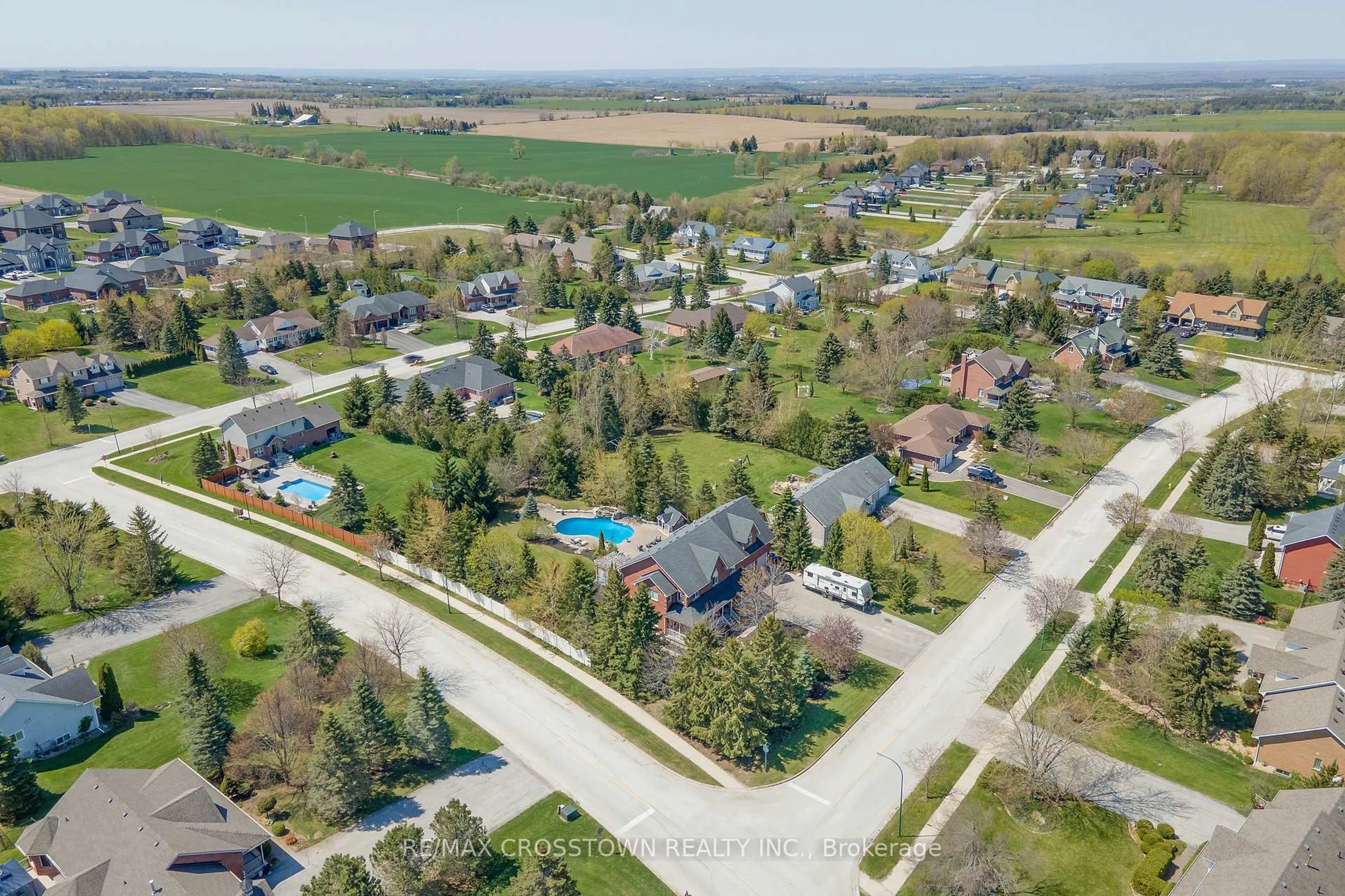 A pic from outside/outdoor area/front of a property/back of a property/a pic from drone, street for 2 Evergreen Lane, Essa Ontario L0L 2N0