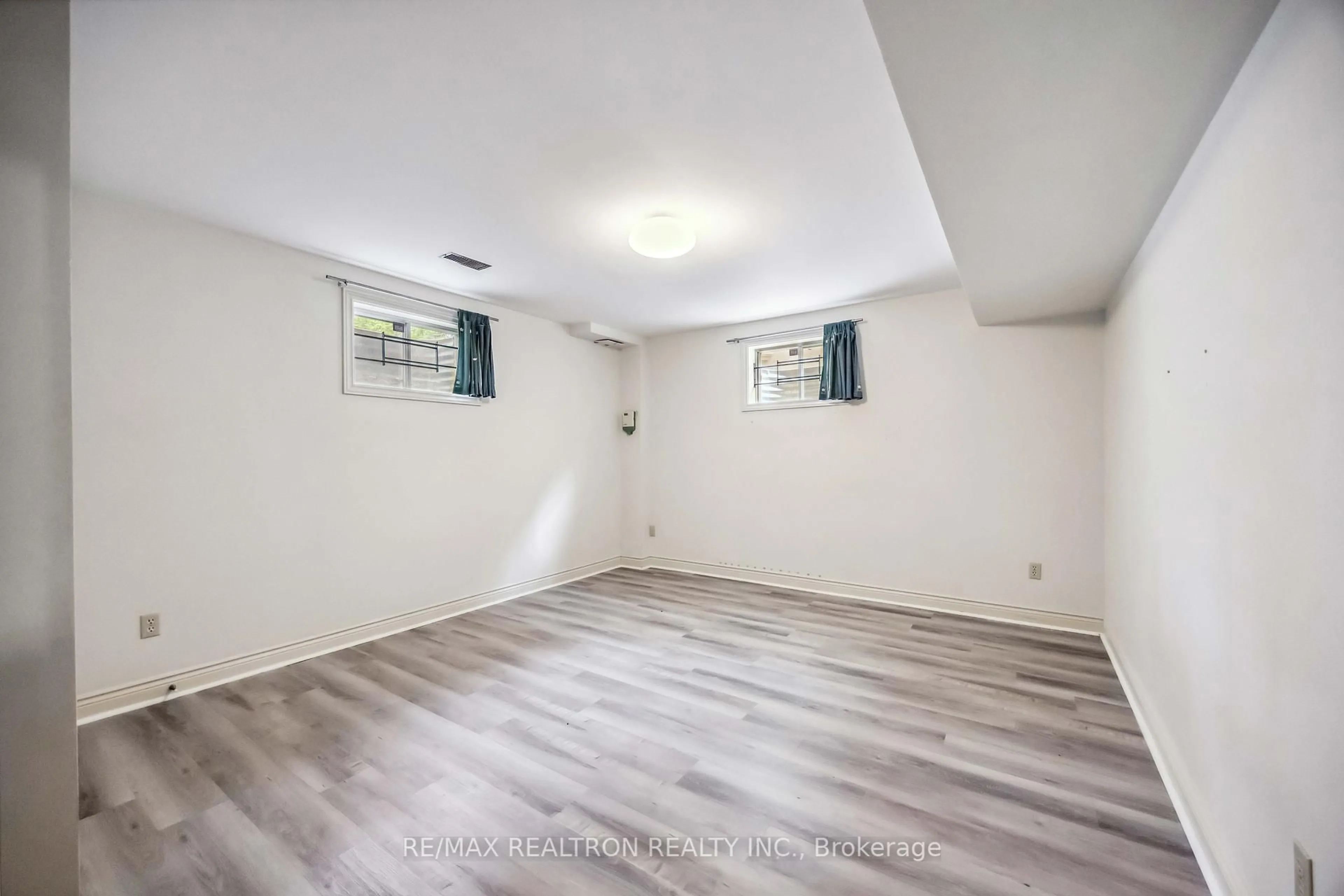 A pic of a room for 16 Ida St, Markham Ontario L3T 1X5