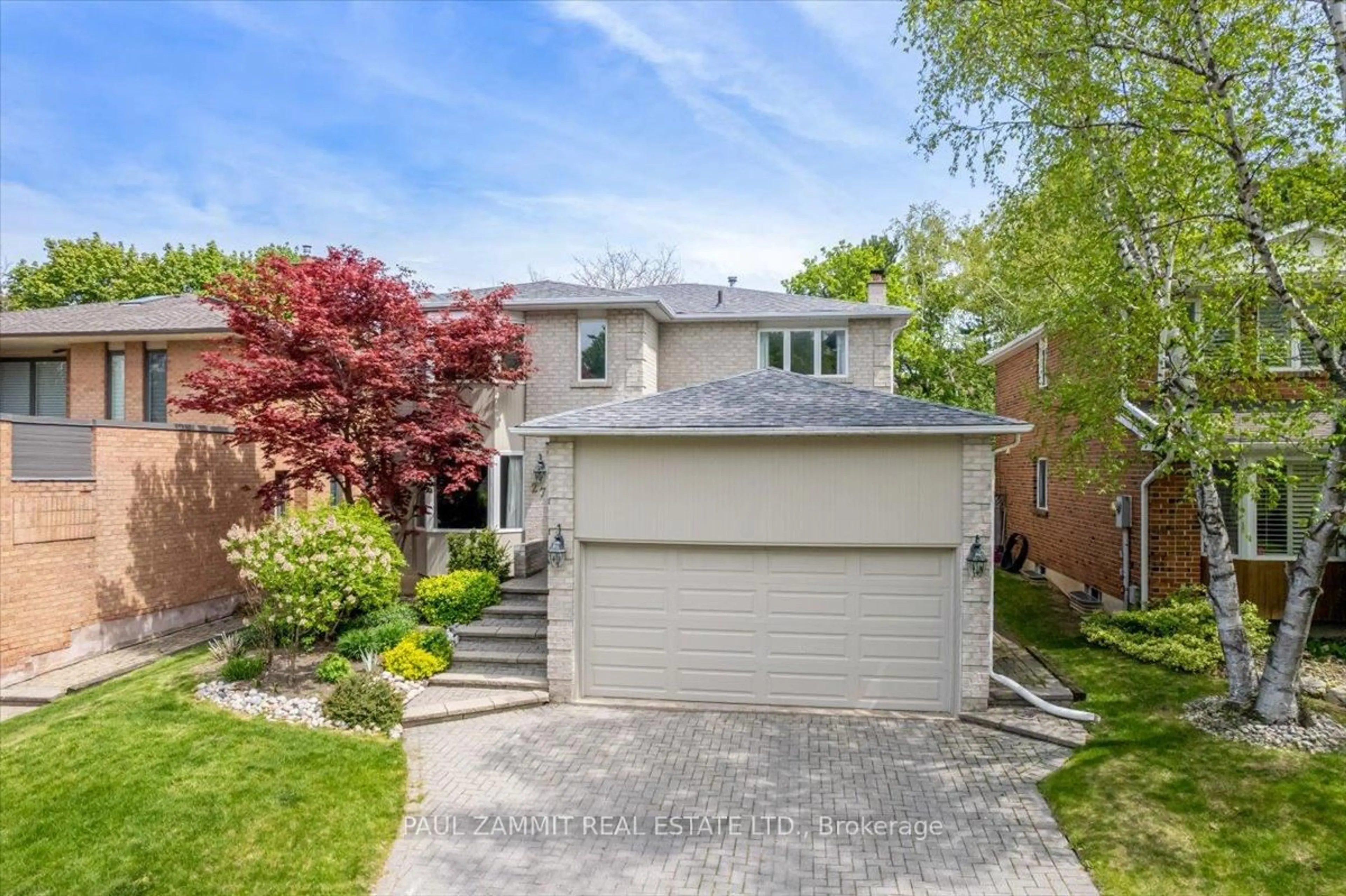 A pic from outside/outdoor area/front of a property/back of a property/a pic from drone, street for 27 Prince Edward Blvd, Markham Ontario L3T 7G3