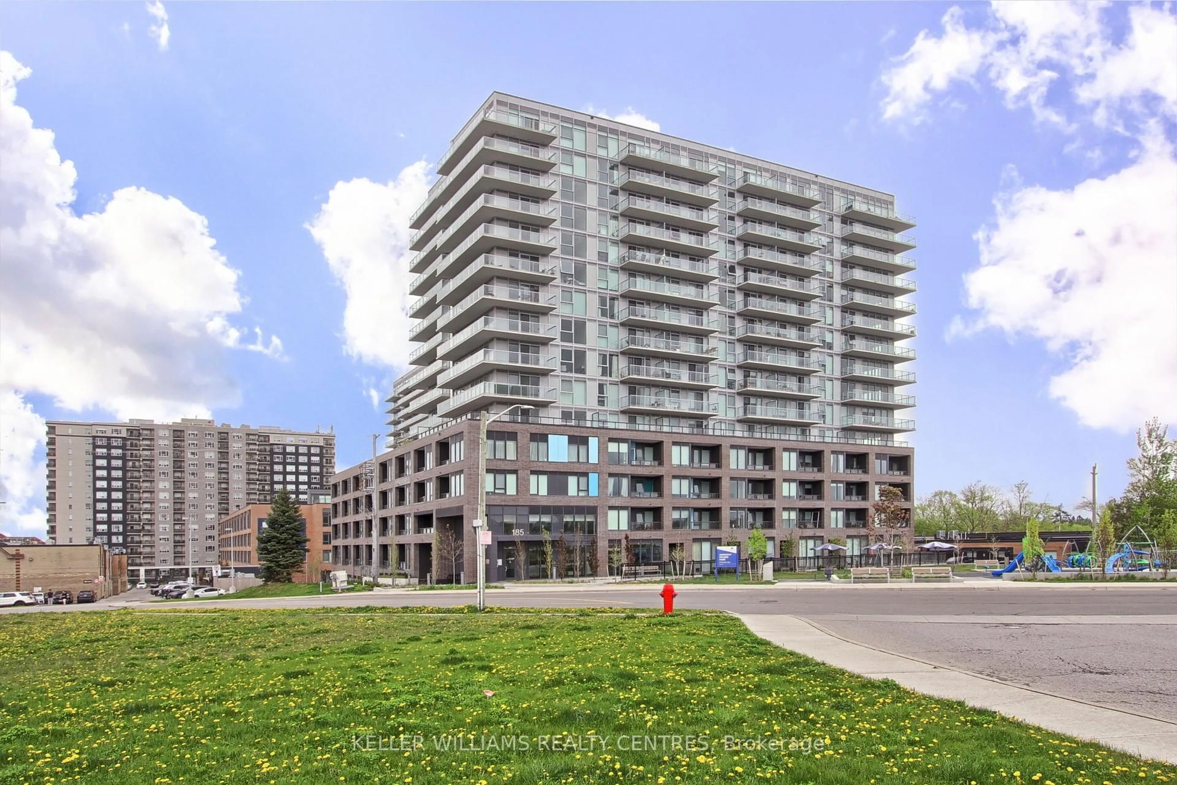 Unknown for 185 Deerfield Rd #419, Newmarket Ontario L3Y 0G7
