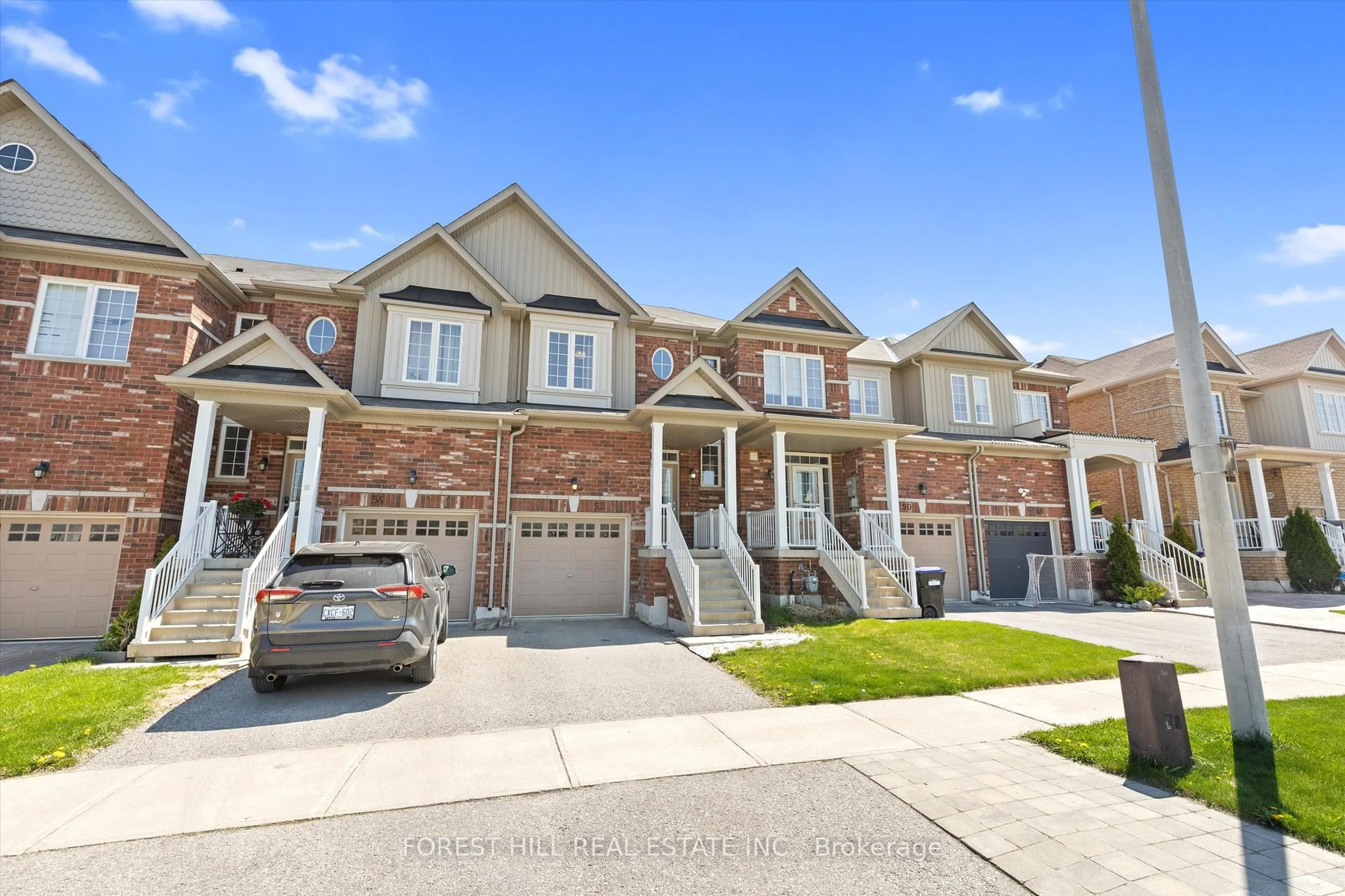Home with brick exterior material, street for 52 Luisa St, Bradford West Gwillimbury Ontario L3Z 0P1