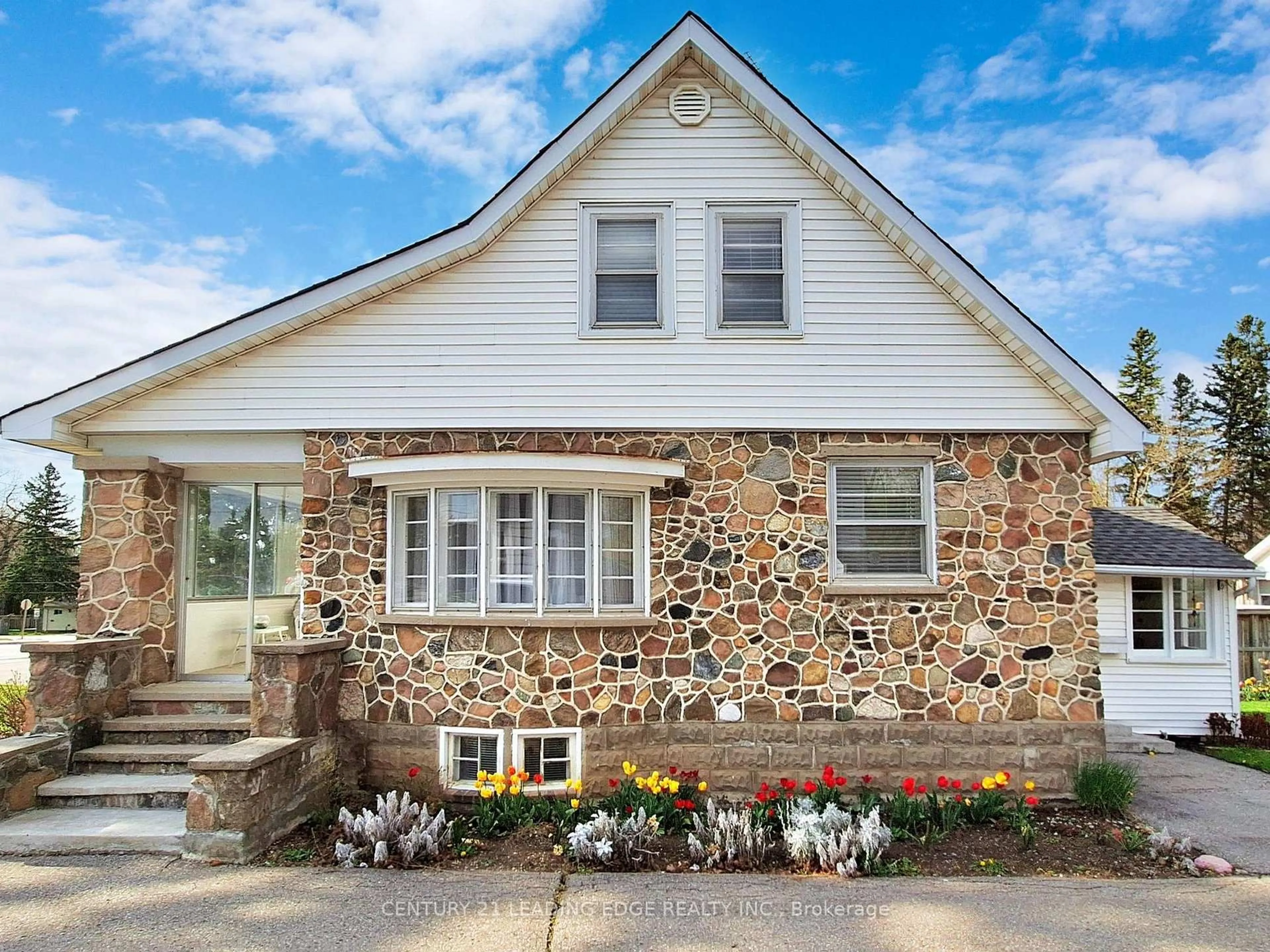 Home with brick exterior material, street for 393 The Queensway S N/A, Georgina Ontario L4P 2C6