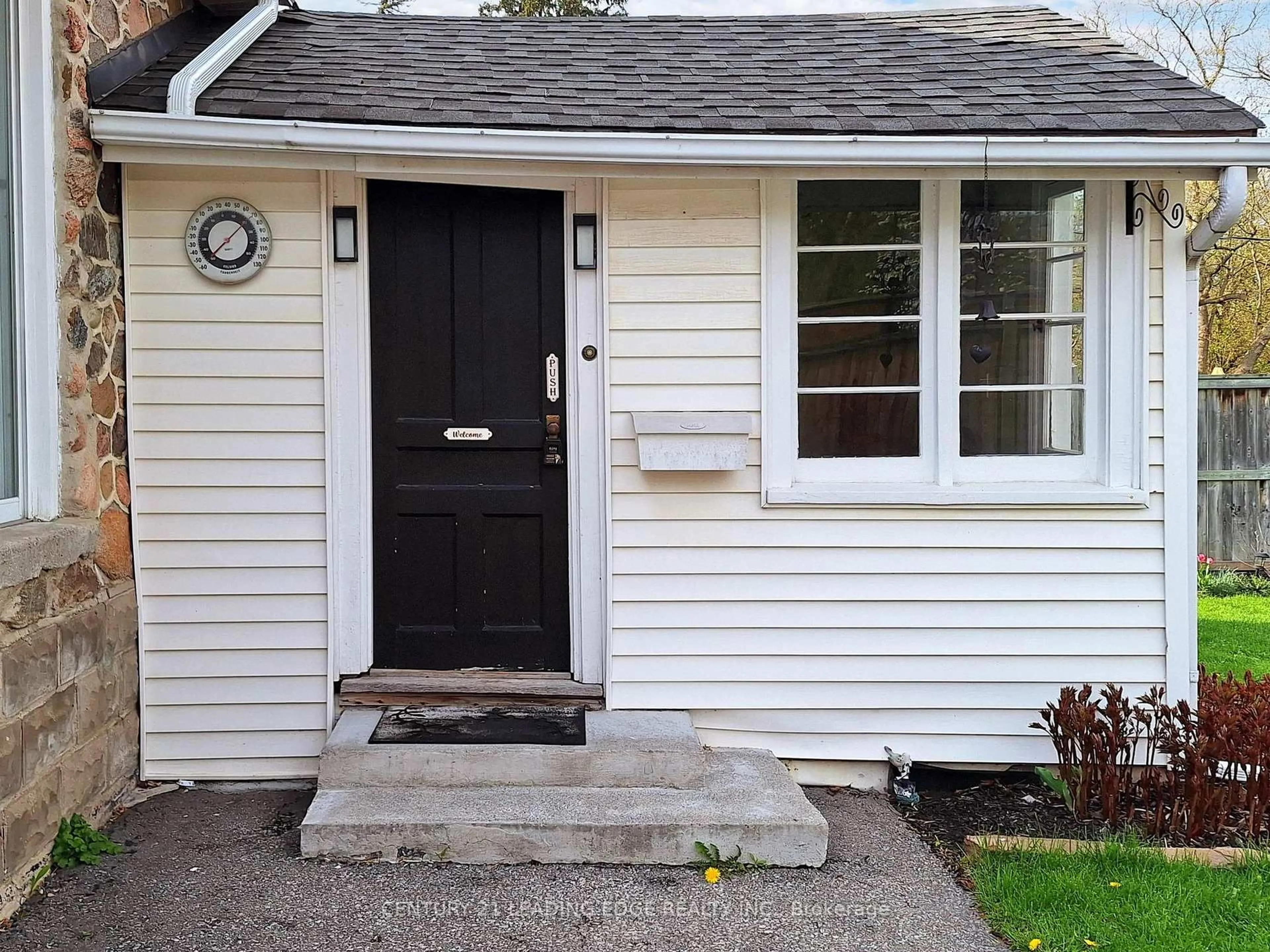 Home with vinyl exterior material, street for 393 The Queensway S N/A, Georgina Ontario L4P 2C6