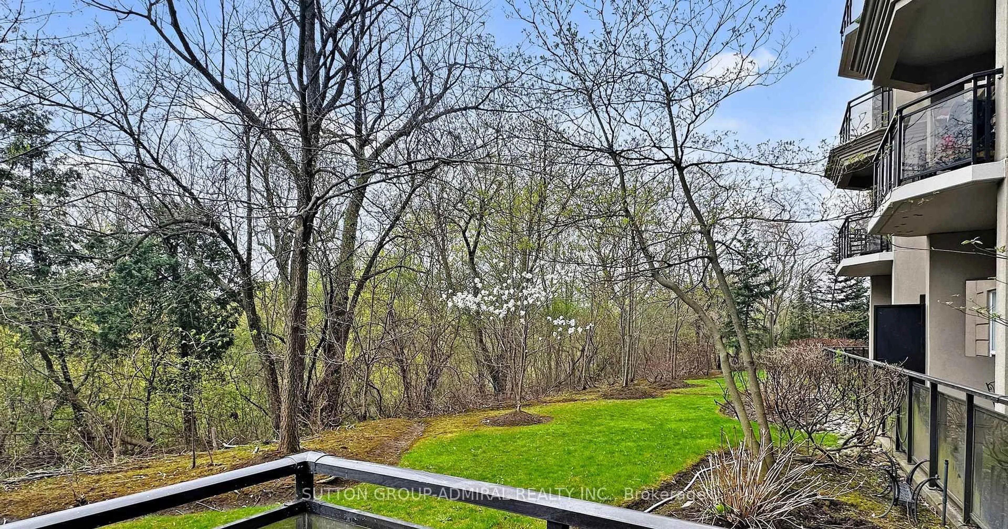 Patio, forest/trees view for 2 Maison Parc Crt #102, Vaughan Ontario L4J 9K4