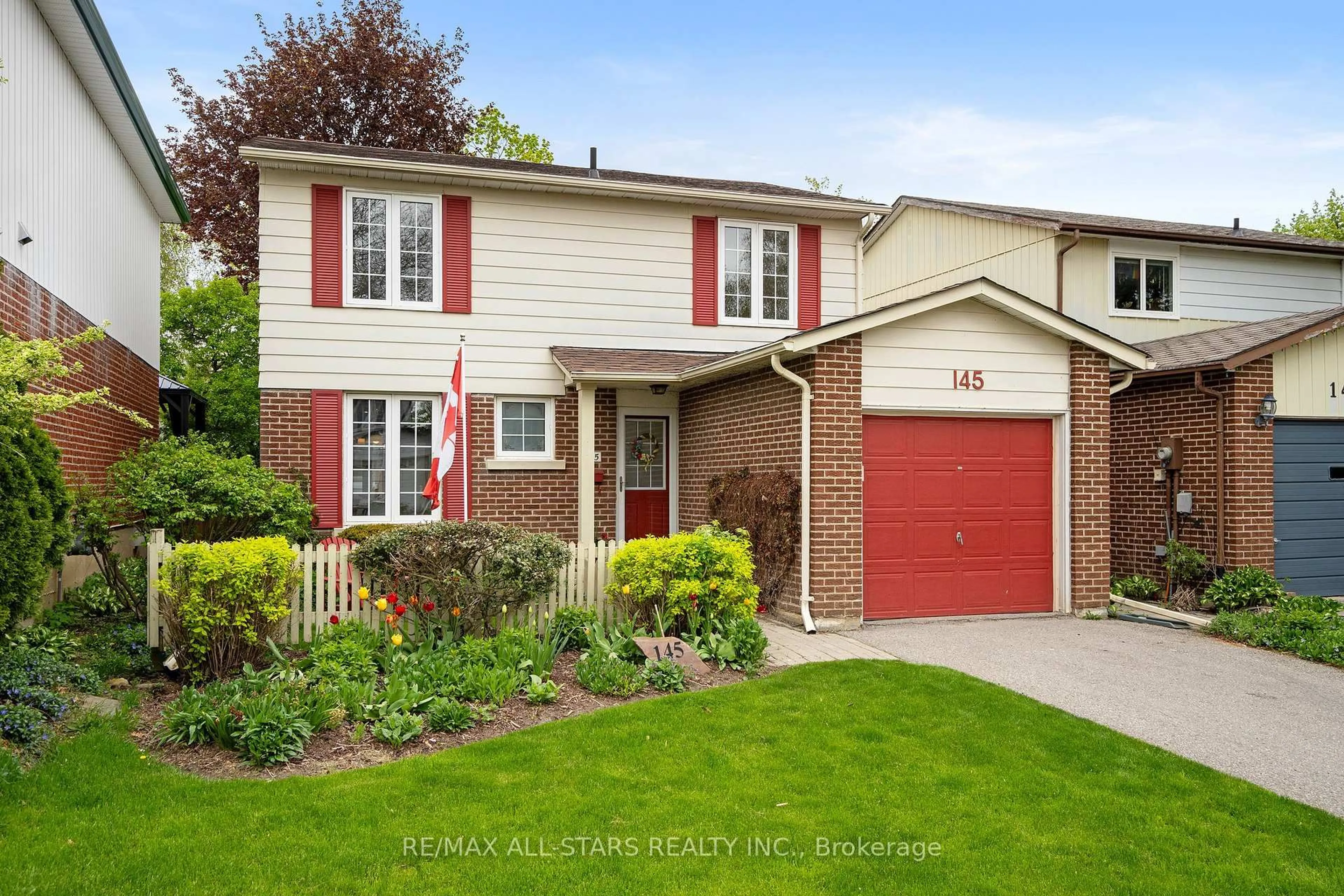 Home with brick exterior material, street for 145 Thoms Cres, Newmarket Ontario L3Y 1C9