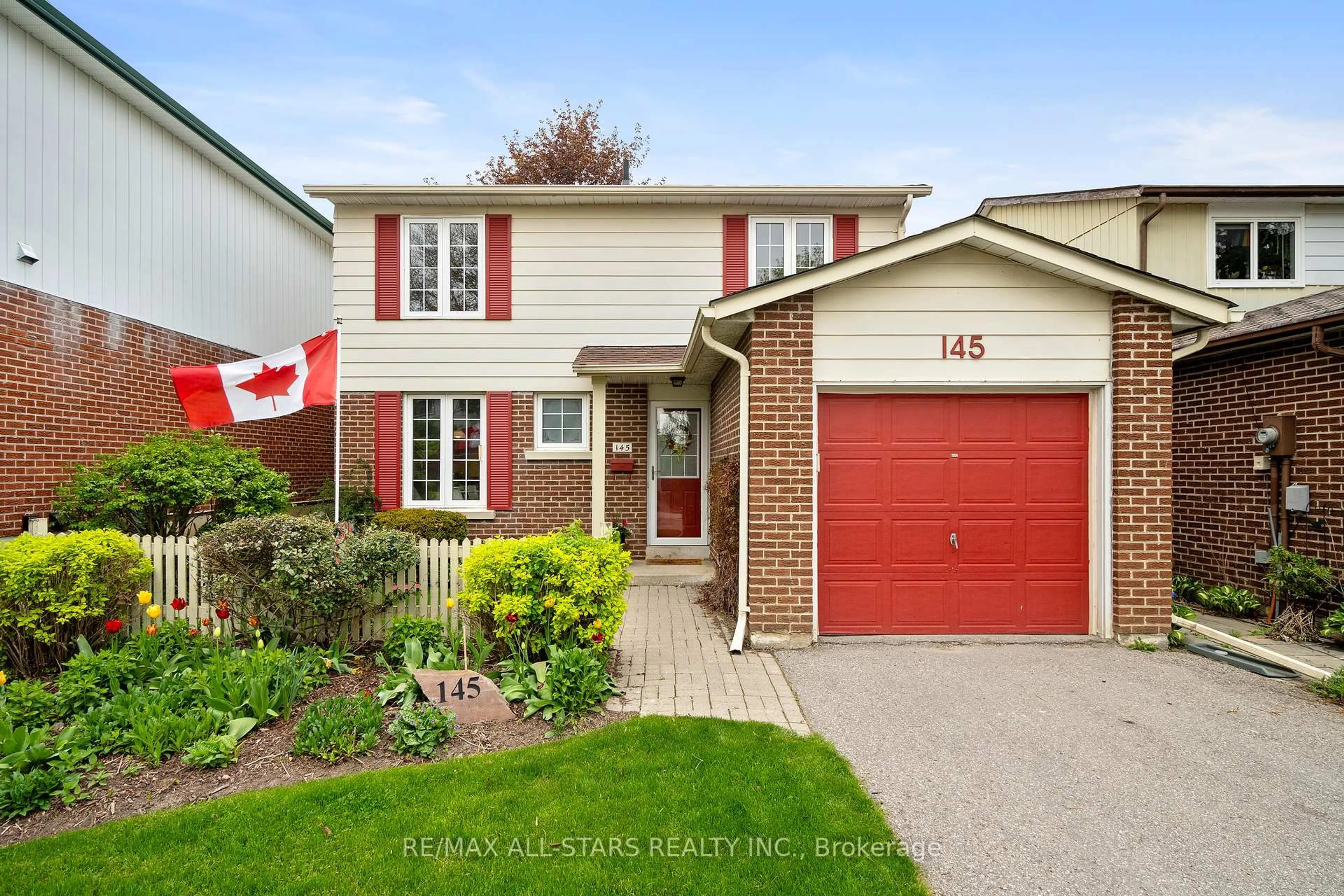 Home with brick exterior material, street for 145 Thoms Cres, Newmarket Ontario L3Y 1C9