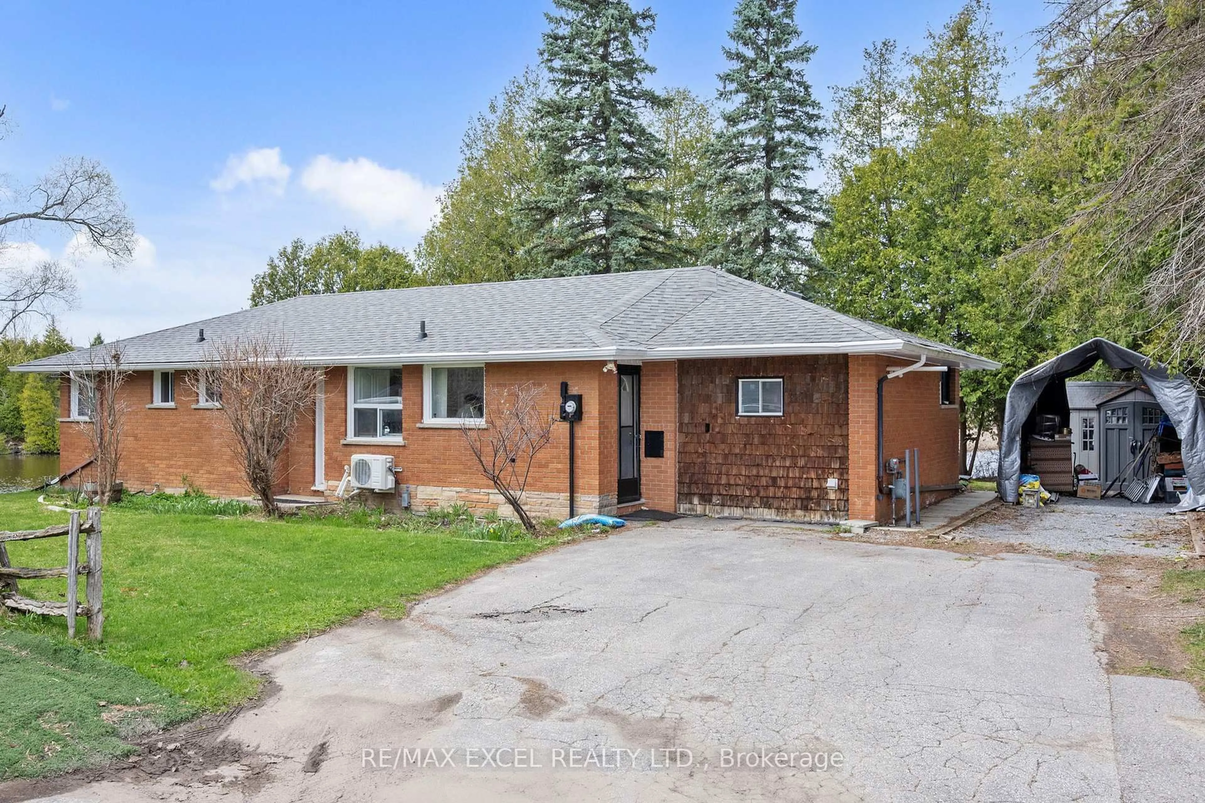 Home with brick exterior material, street for 1 Hopecliff Lane, Georgina Ontario L0E 1R0