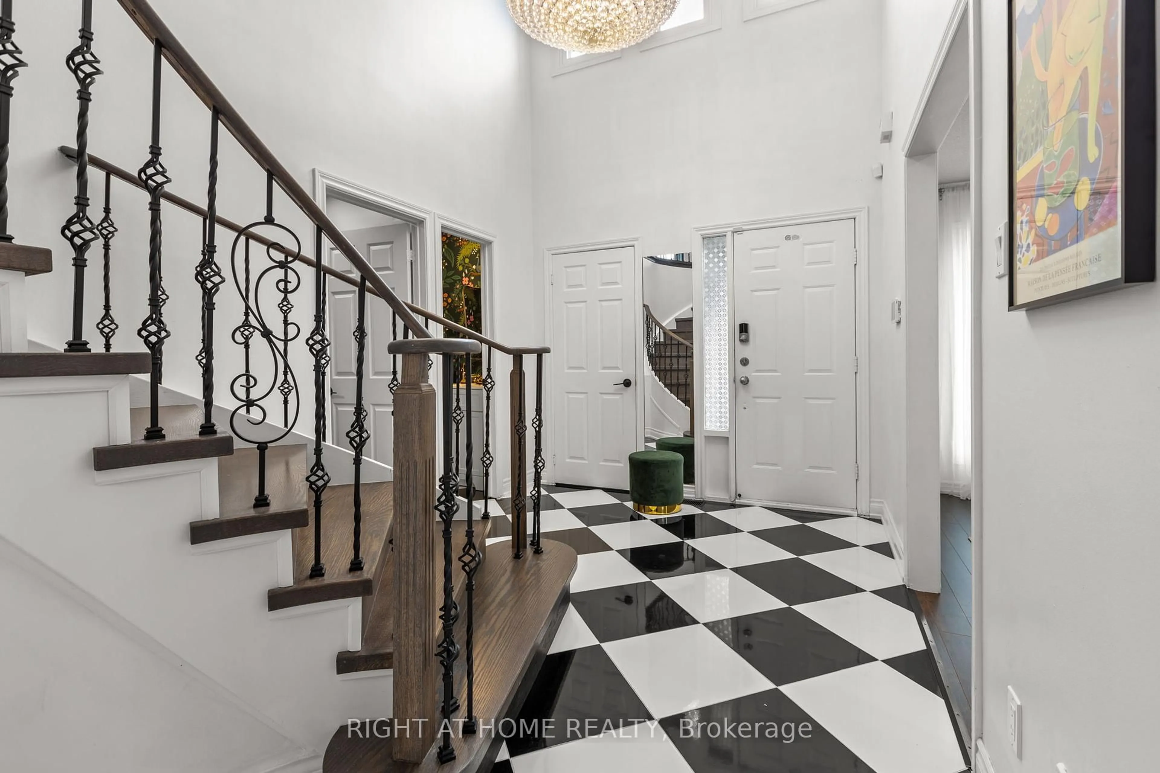 Indoor foyer for 4 Deena Pl, Markham Ontario L3S 3C6