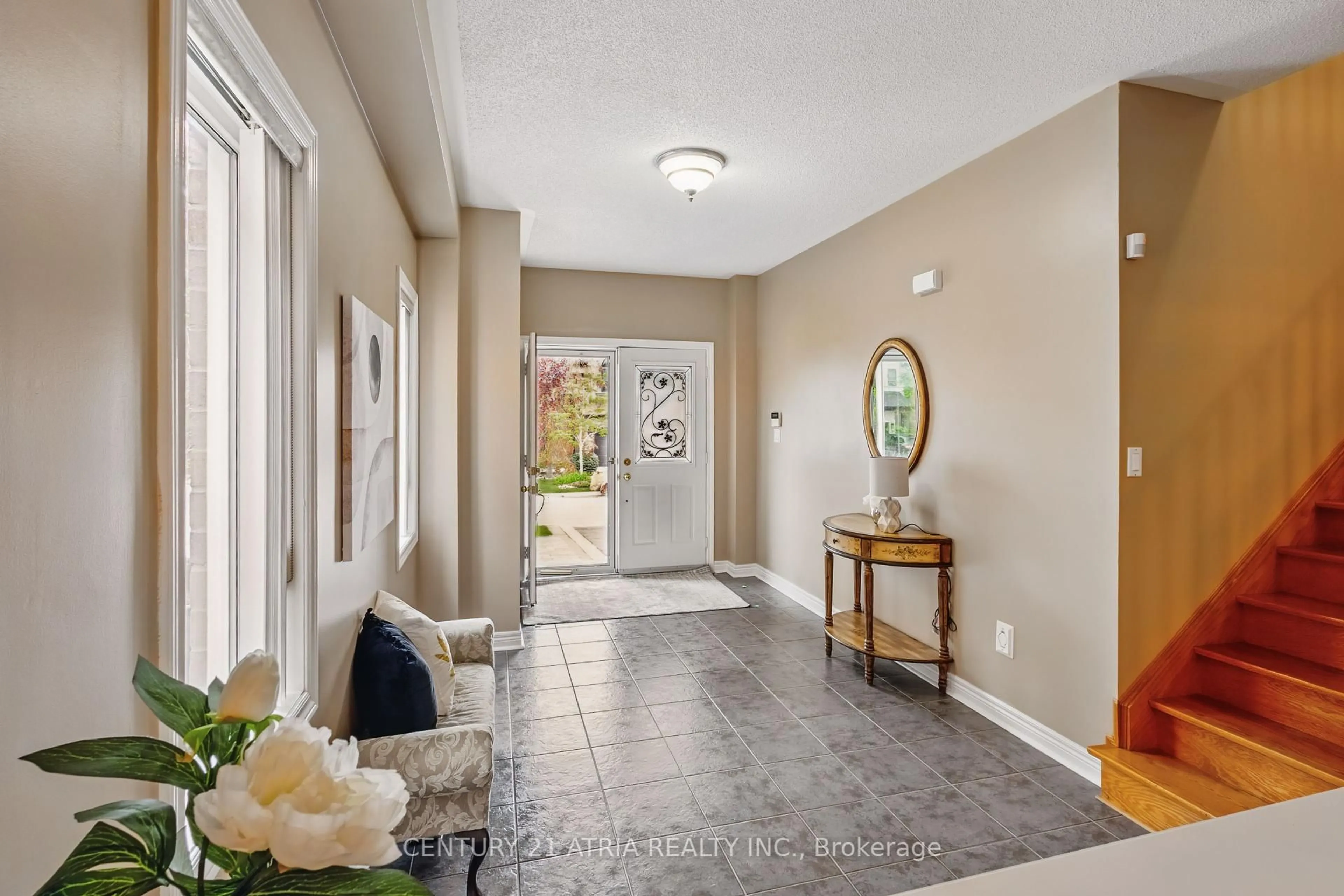 Indoor entryway for 26 Sgotto Blvd, Vaughan Ontario L4H 1X1