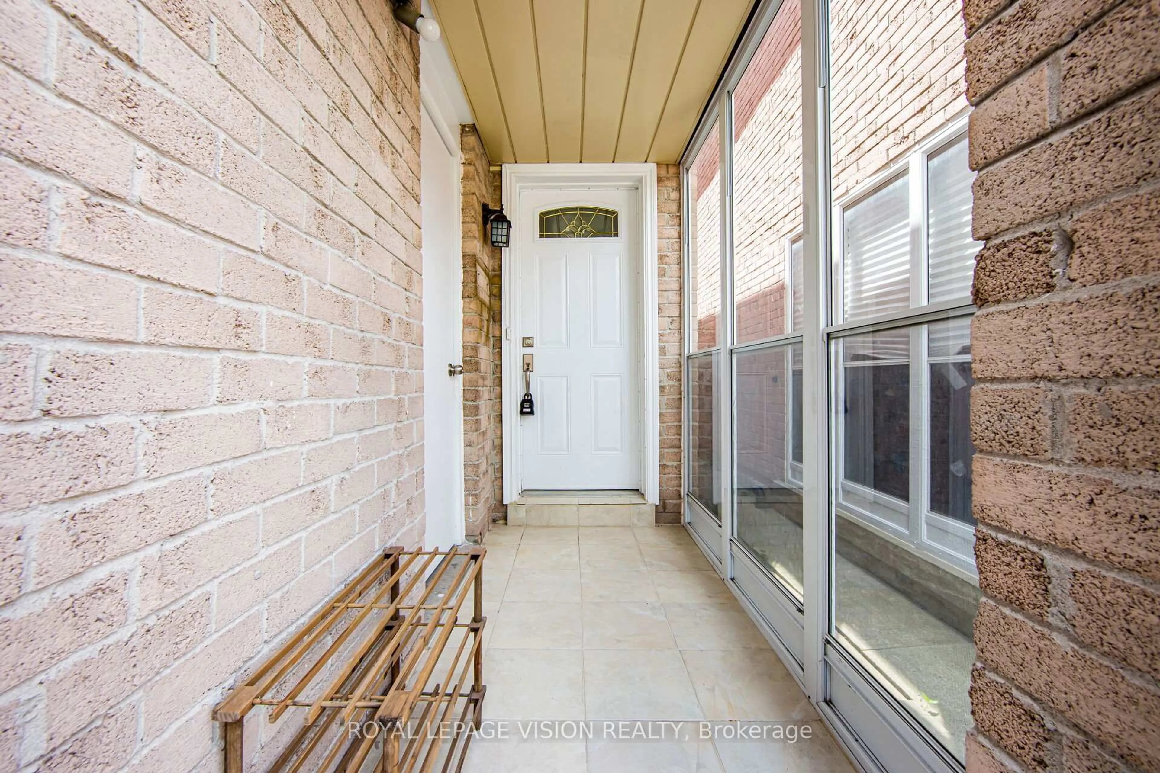 Indoor entryway for 149 Terrosa Rd, Markham Ontario L3S 2P7