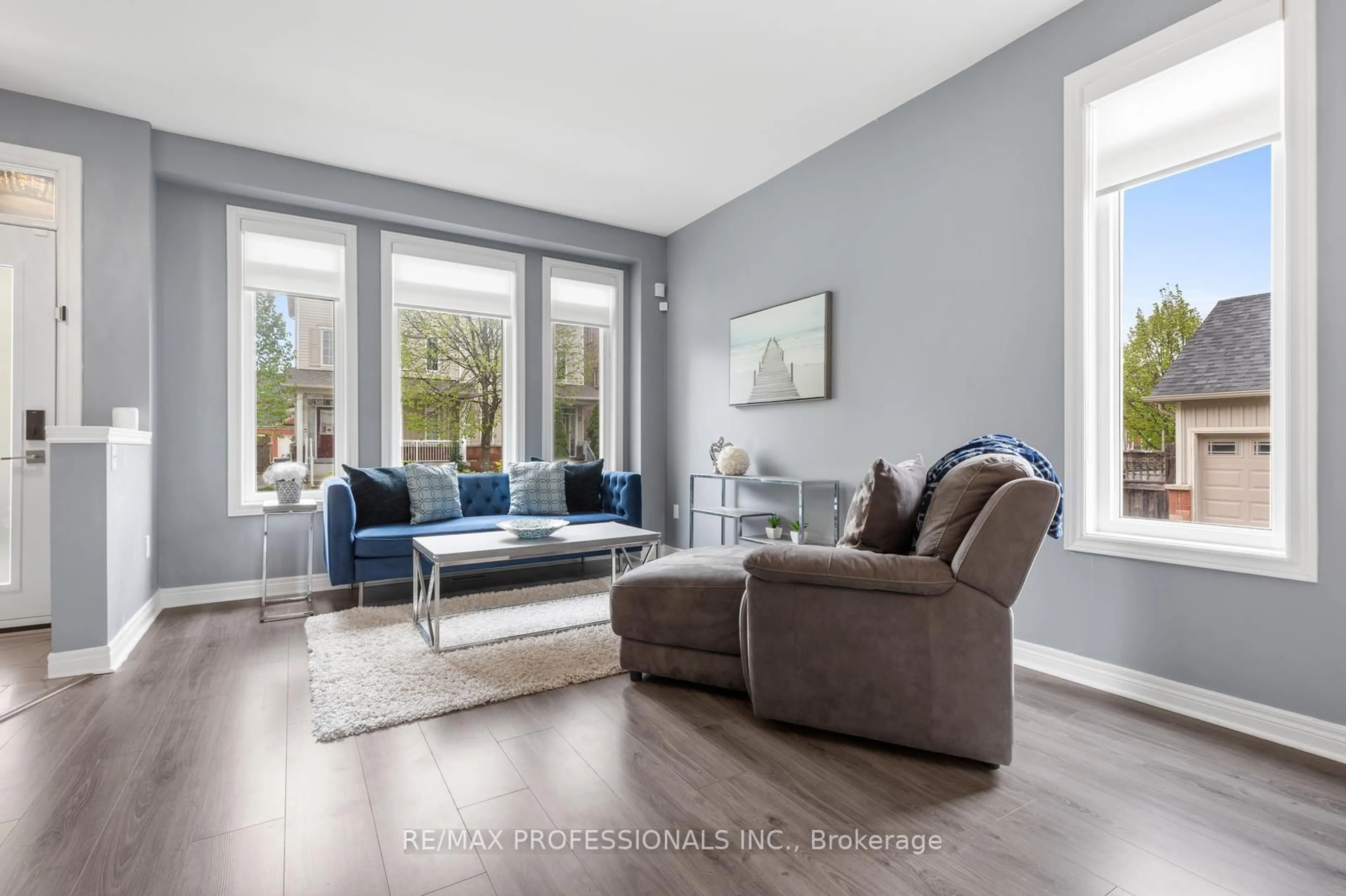 Living room with furniture, unknown for 47 Innisvale Dr, Markham Ontario L6B 1G6