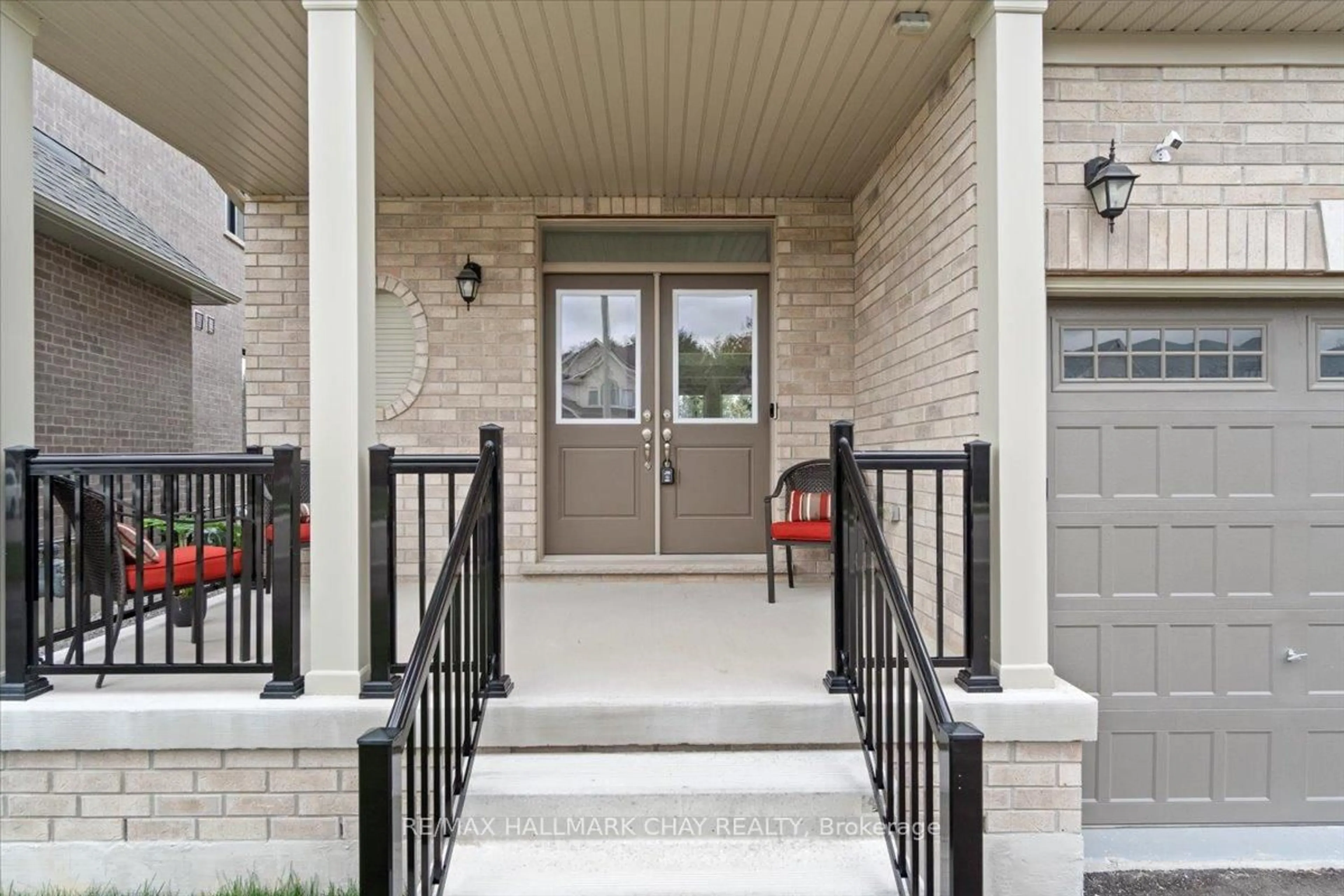 Indoor entryway for 99 Baycroft Blvd, Essa Ontario L3W 0L9