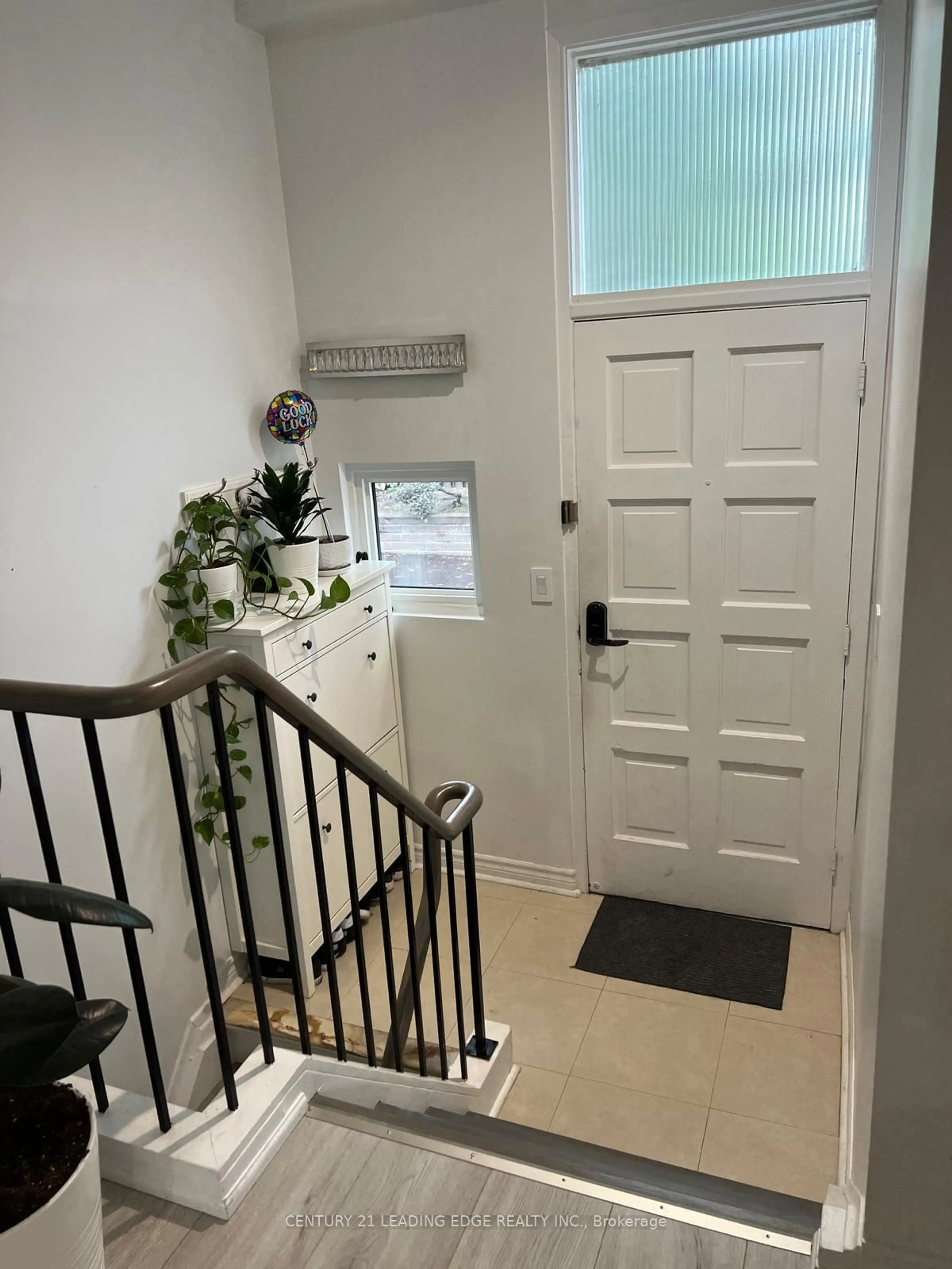Indoor entryway for 35 The Carriage Way #35, Markham Ontario L3T 4V1